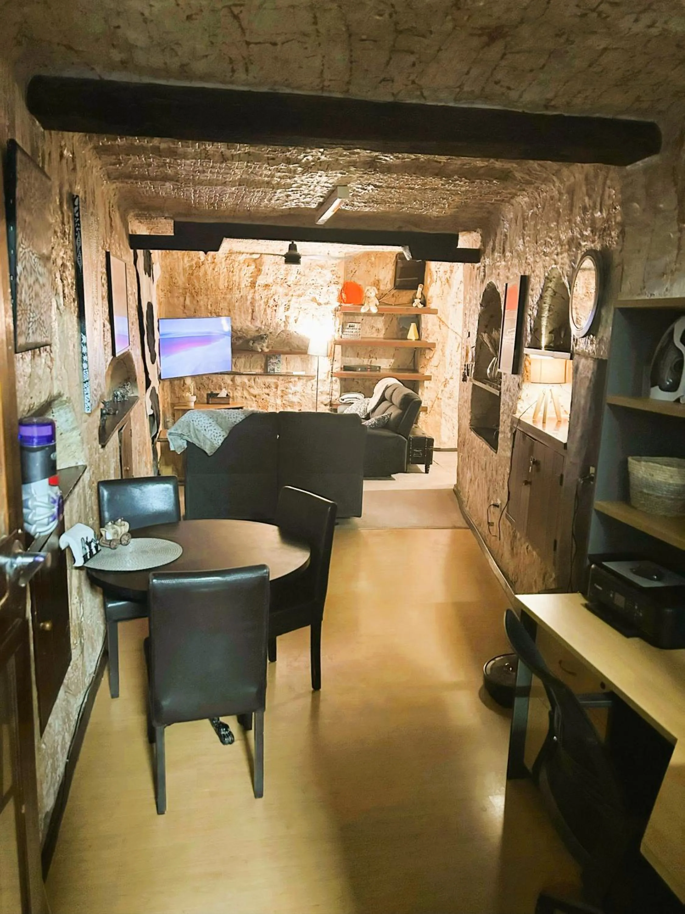 Living room in Di's Dugouts