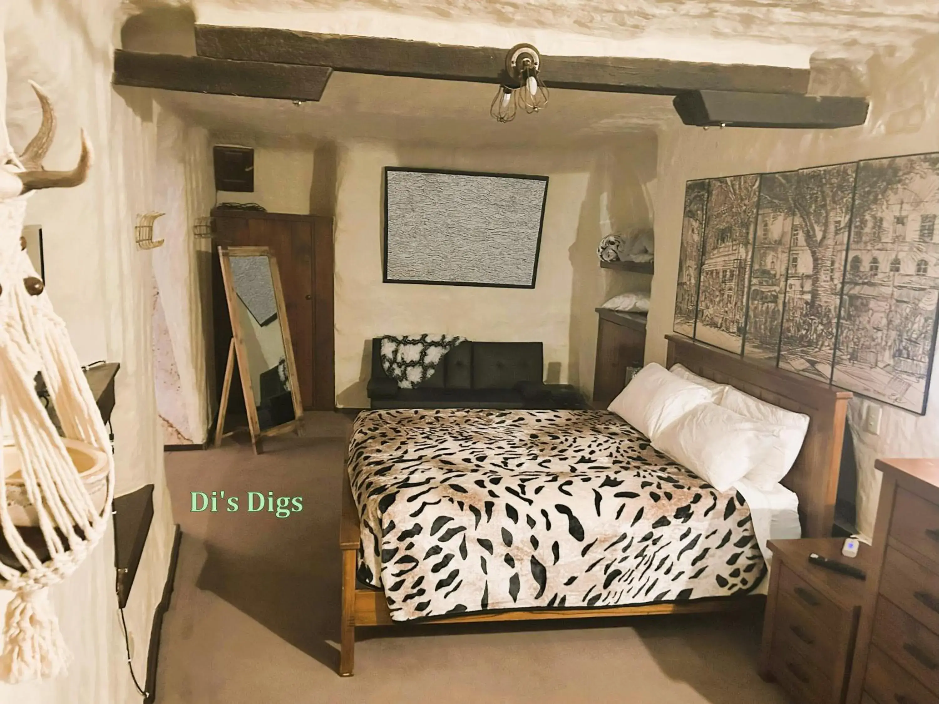 Studio Apartment in Di's Dugouts Studio Apartment in Di's Dugouts