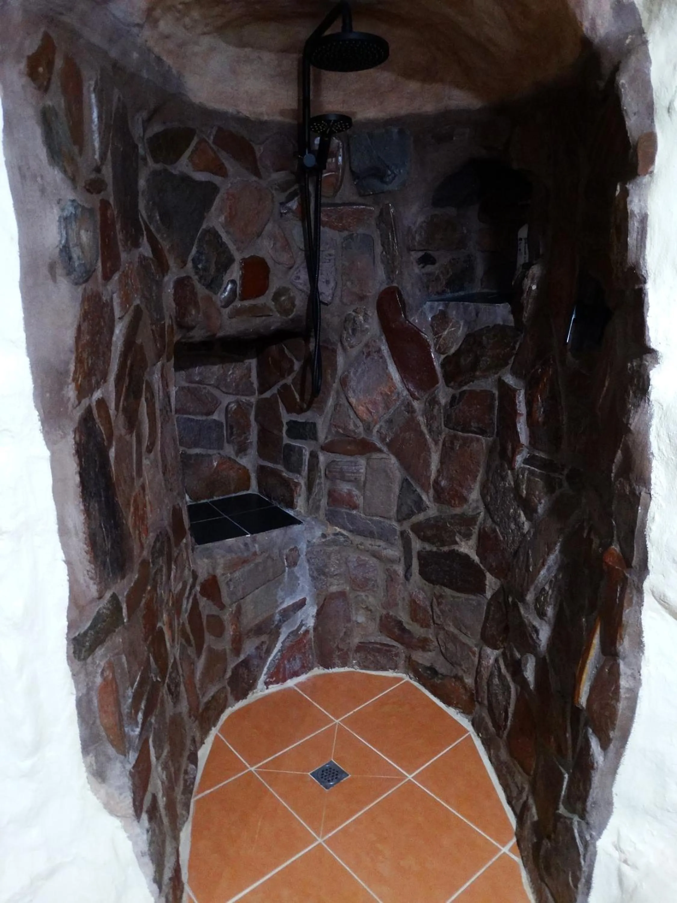 Shower in Di's Dugouts