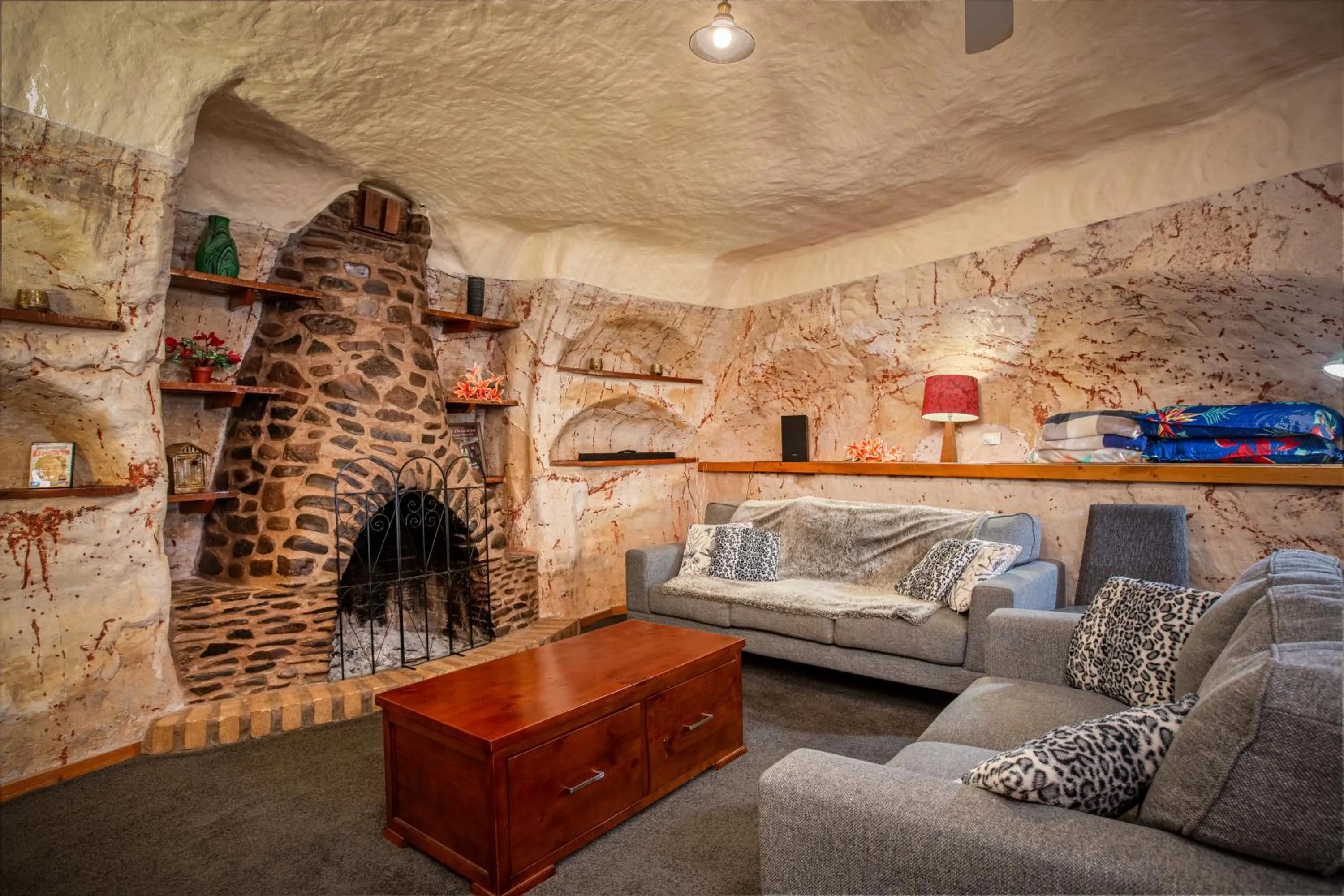 Living room in Di's Dugouts