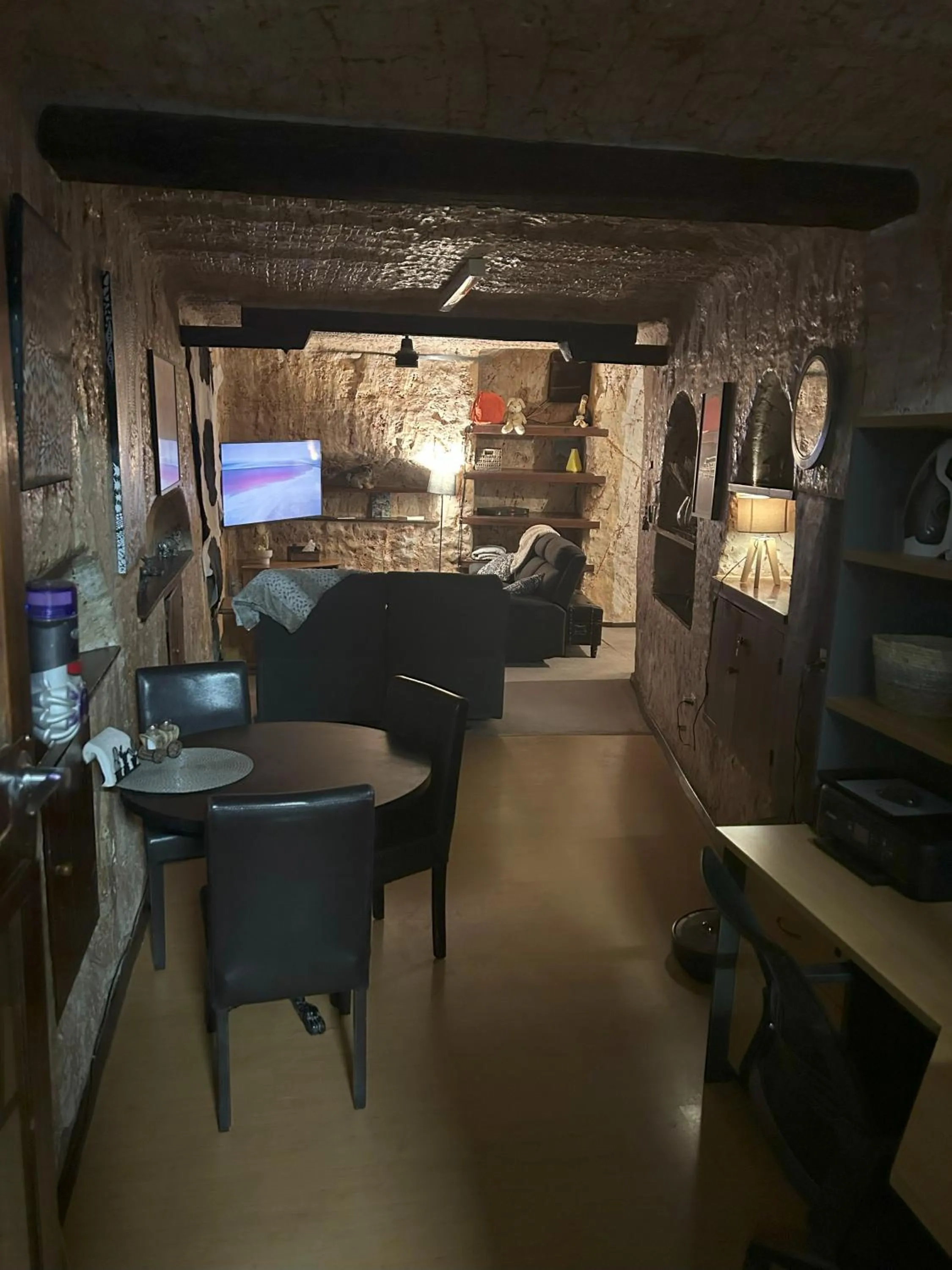 Living room in Di's Dugouts