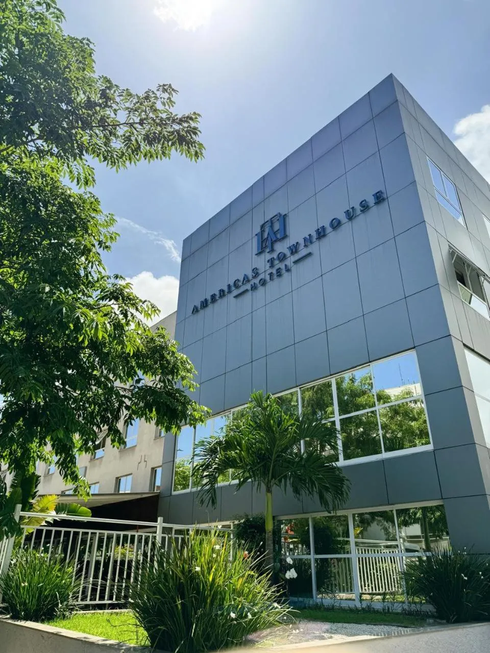 Property building in ATH Hotel - Américas Townhouse