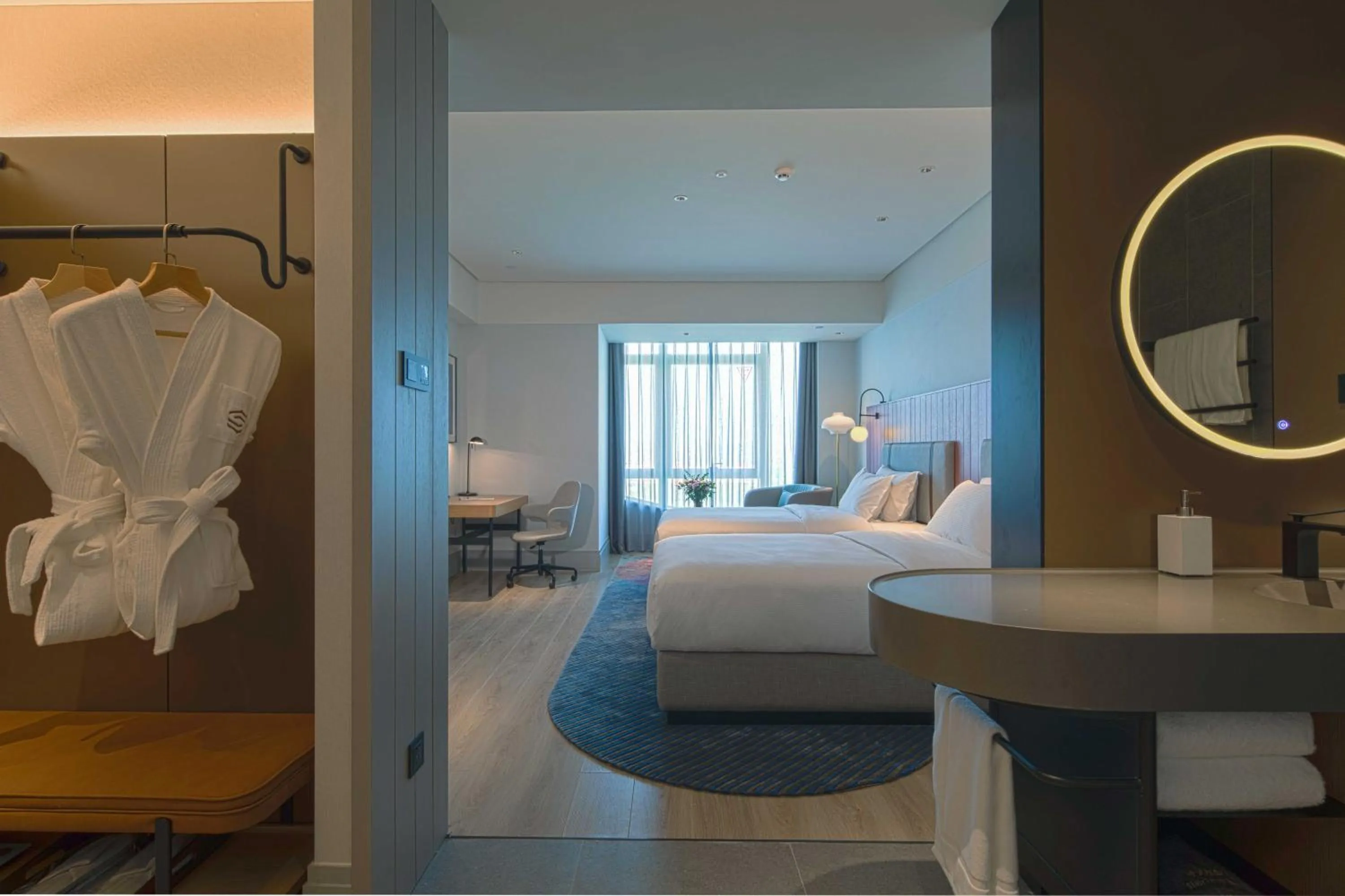 Photo of the whole room, Bed in Sunstone Plaza Hotel