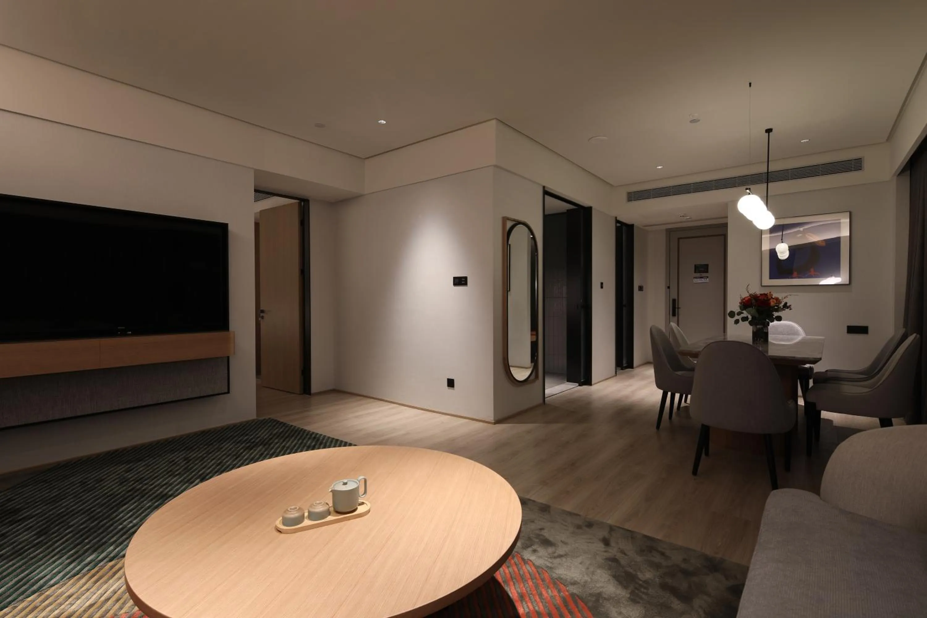 Photo of the whole room in Sunstone Plaza Hotel