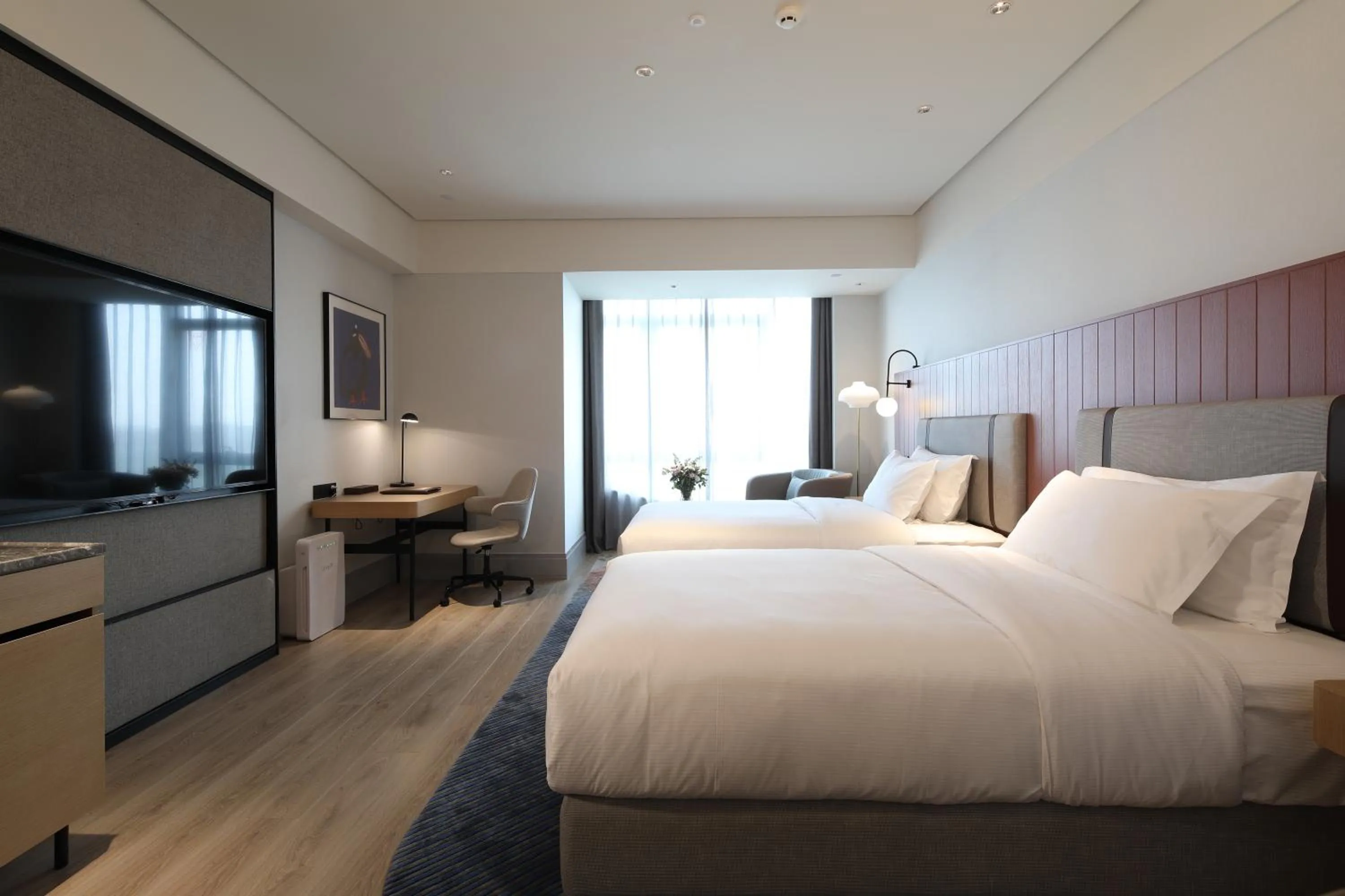 Photo of the whole room, Bed in Sunstone Plaza Hotel