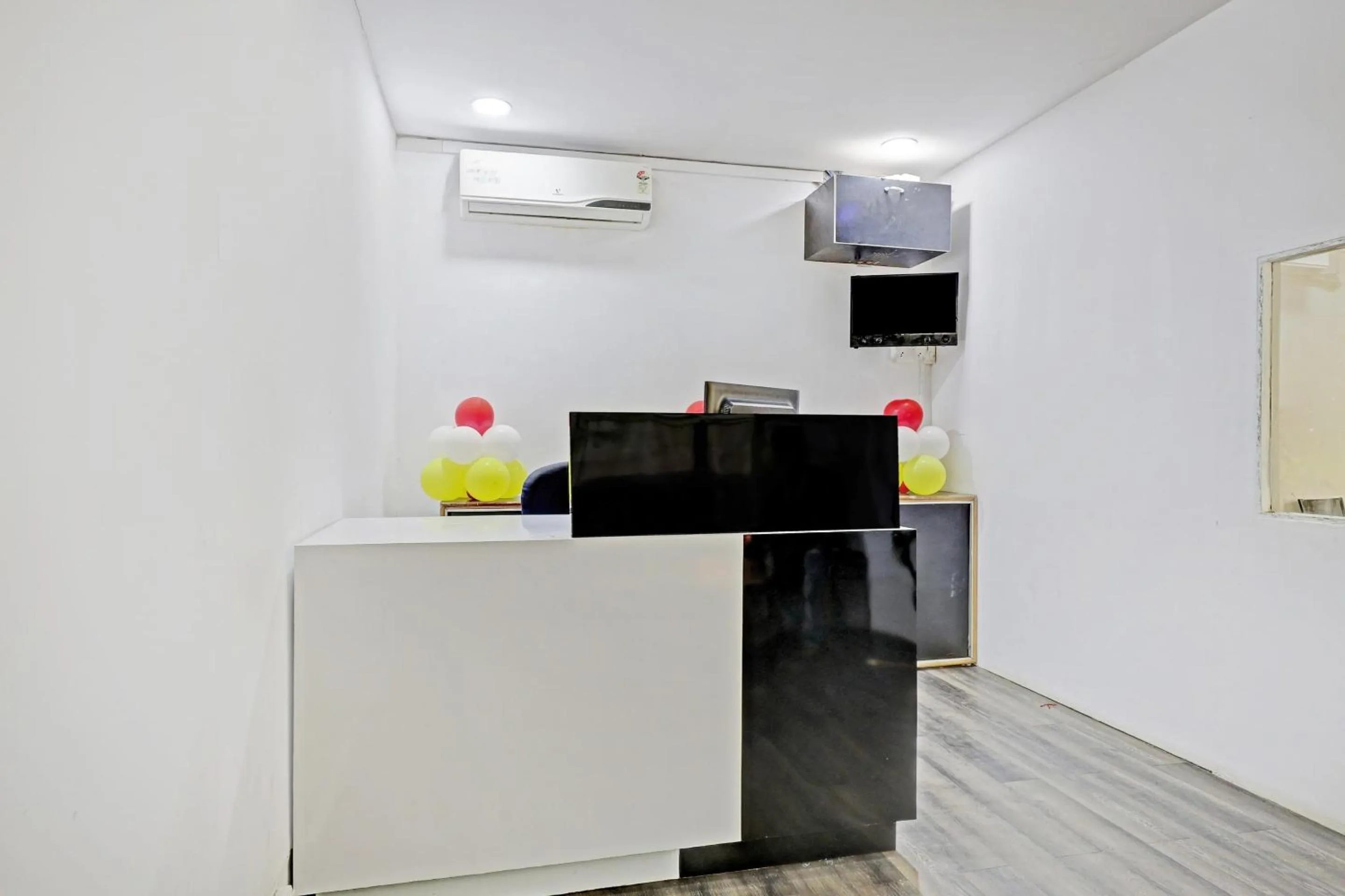 Lobby or reception in Hotel O Lake View Resort