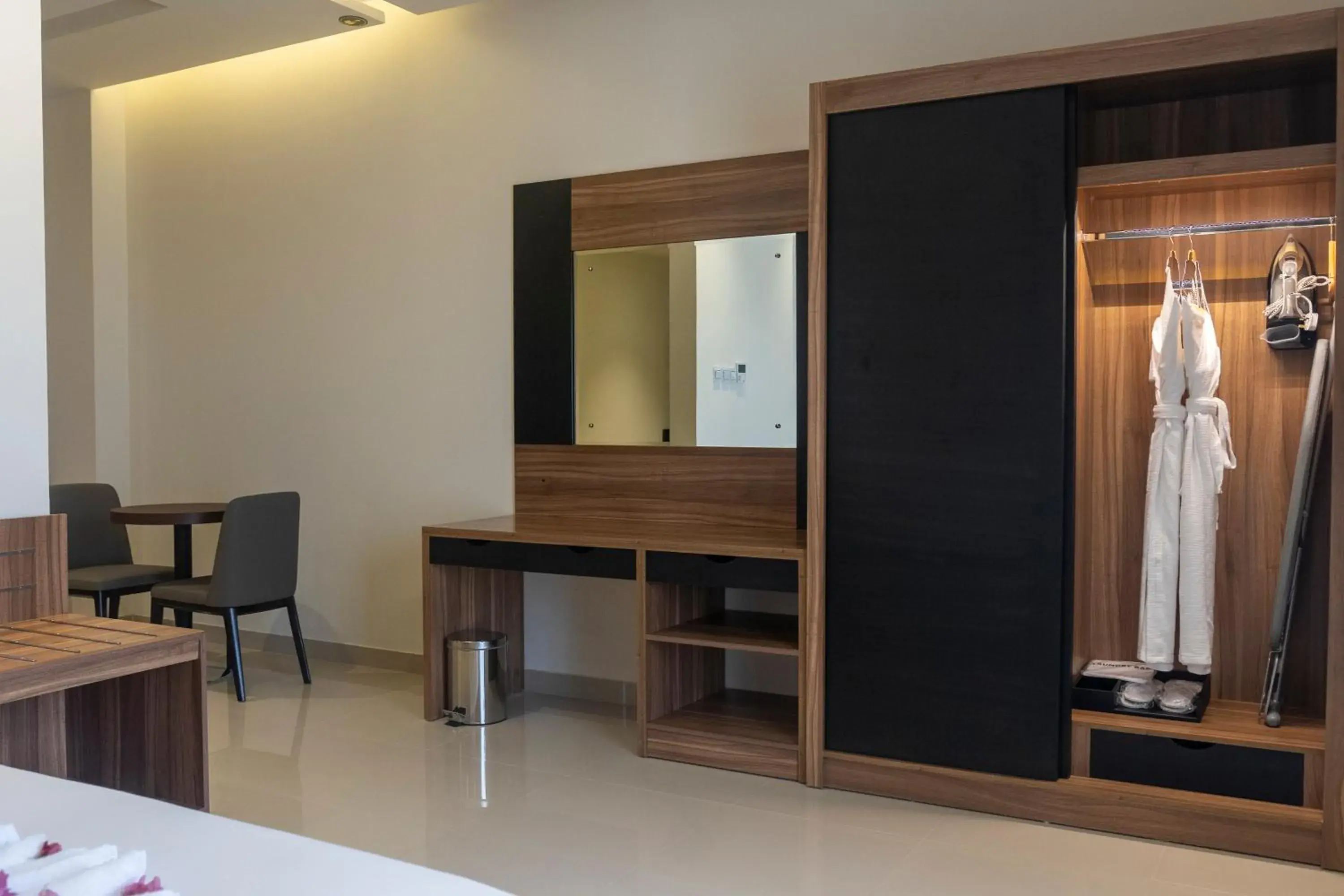 Superior King Room in The Plaza Hotel & Resort Superior King Room in The Plaza Hotel & Resort