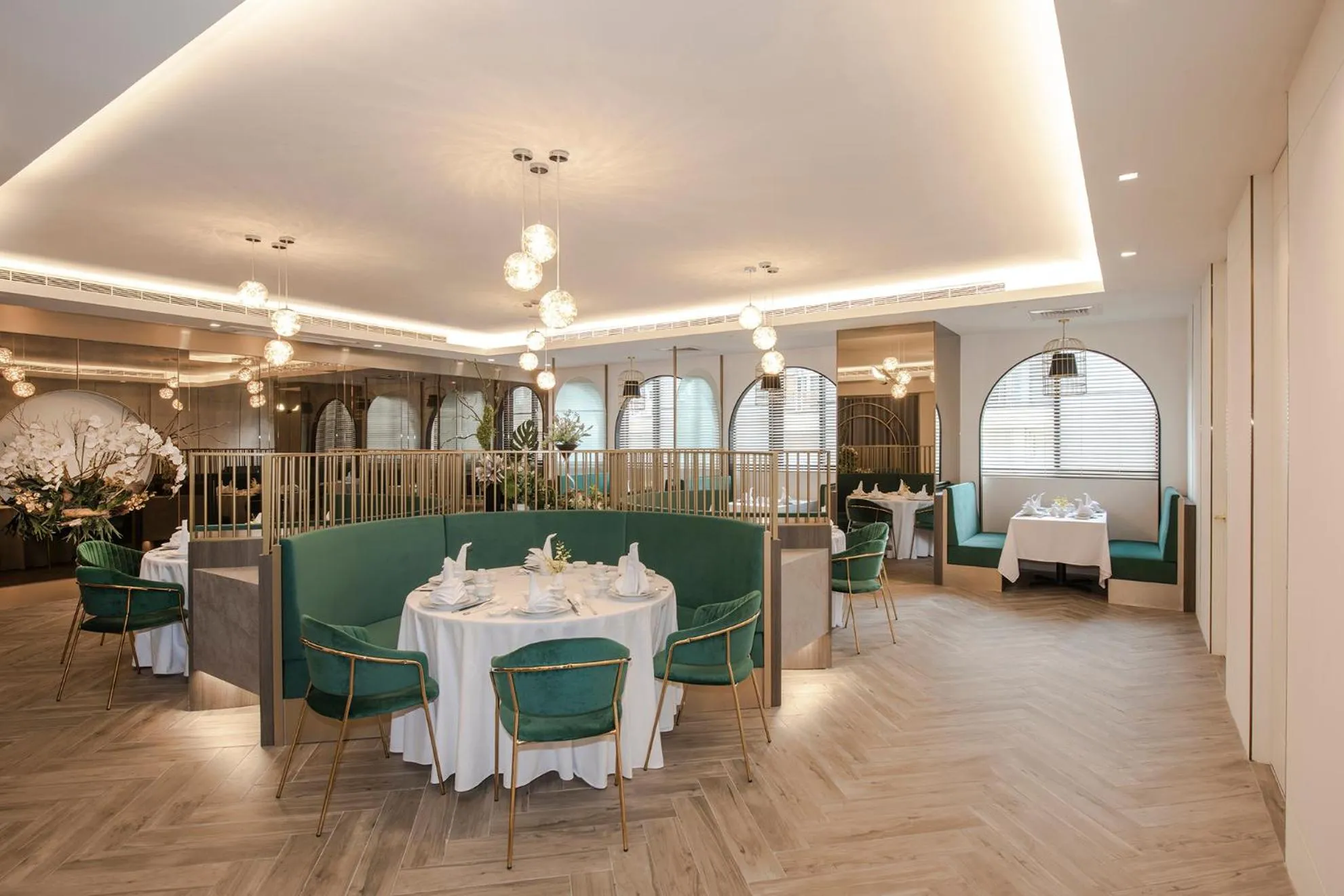 Restaurant/places to eat in Hamp Court Palace Taipei