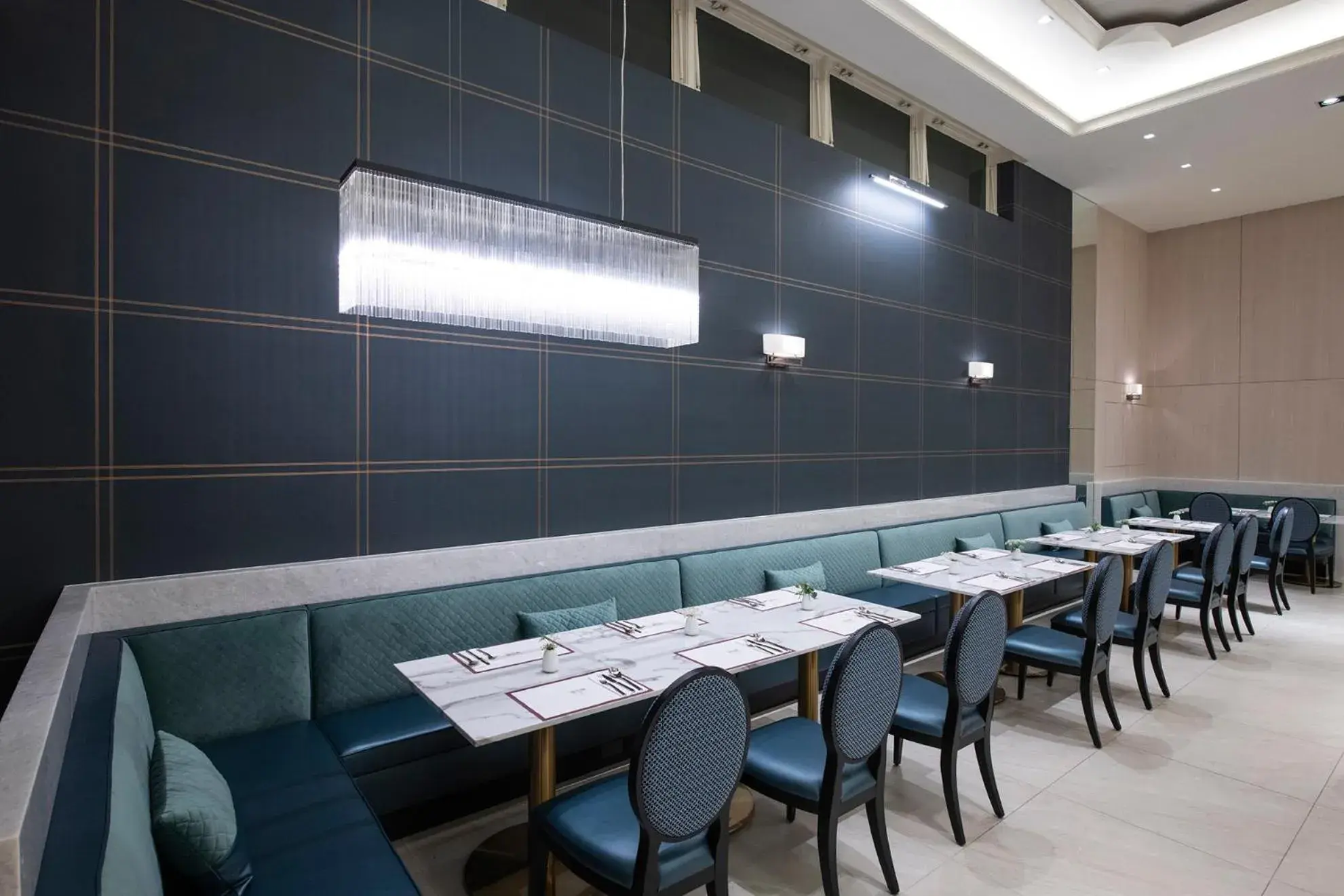 Restaurant/places to eat in Hamp Court Palace Taipei Restaurant/places to eat in Hamp Court Palace Taipei