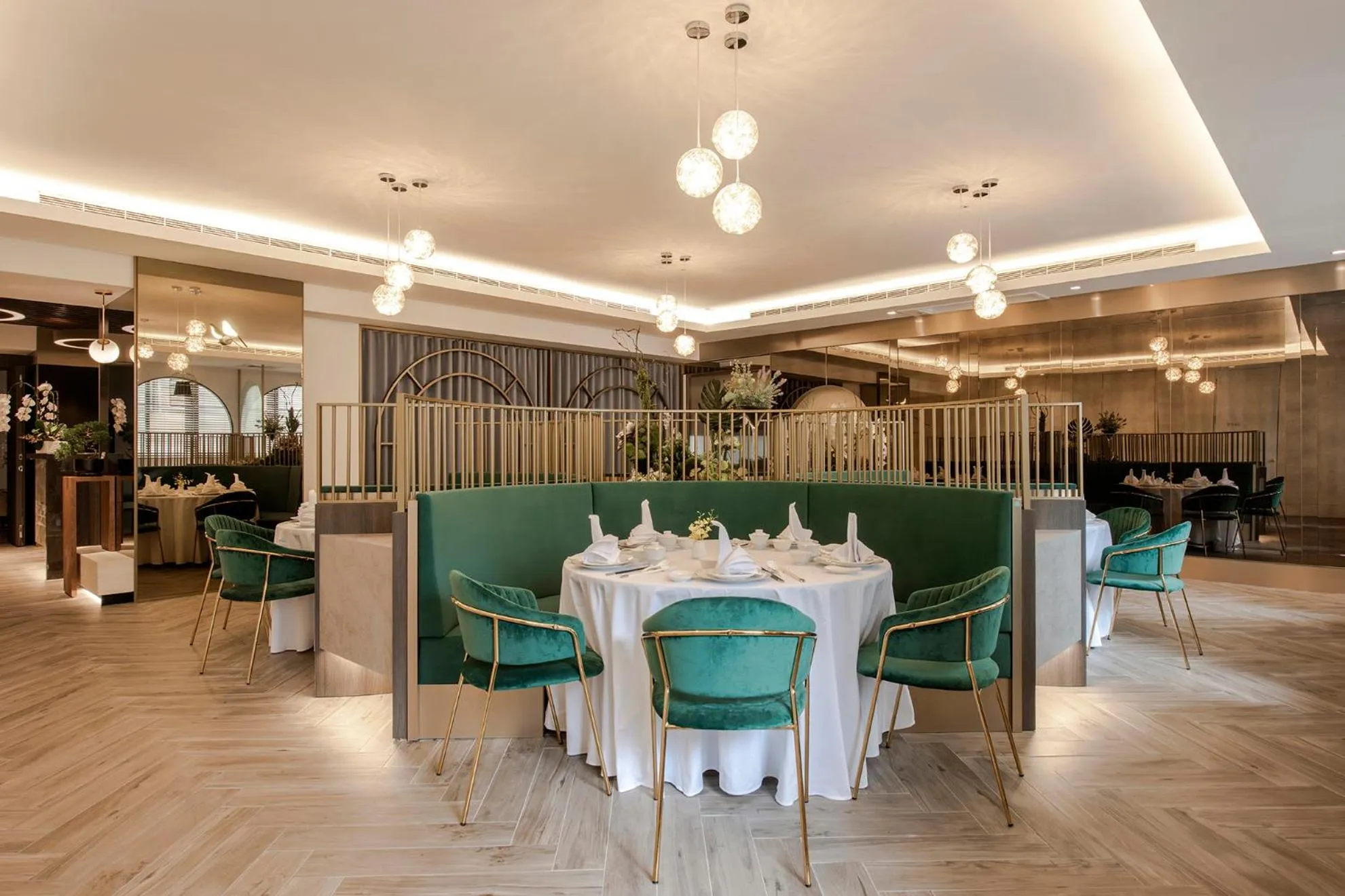 Restaurant/places to eat in Hamp Court Palace Taipei