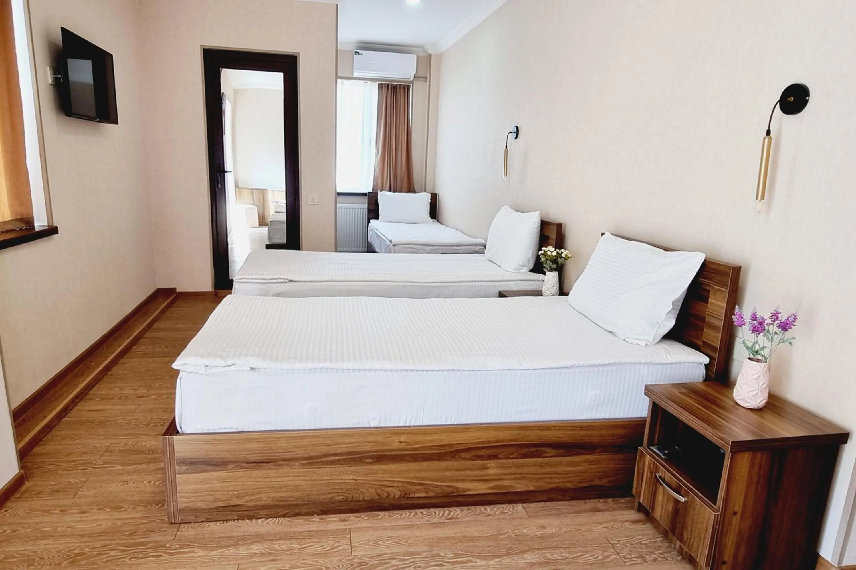 Bedroom, Bed in Sina Hotel