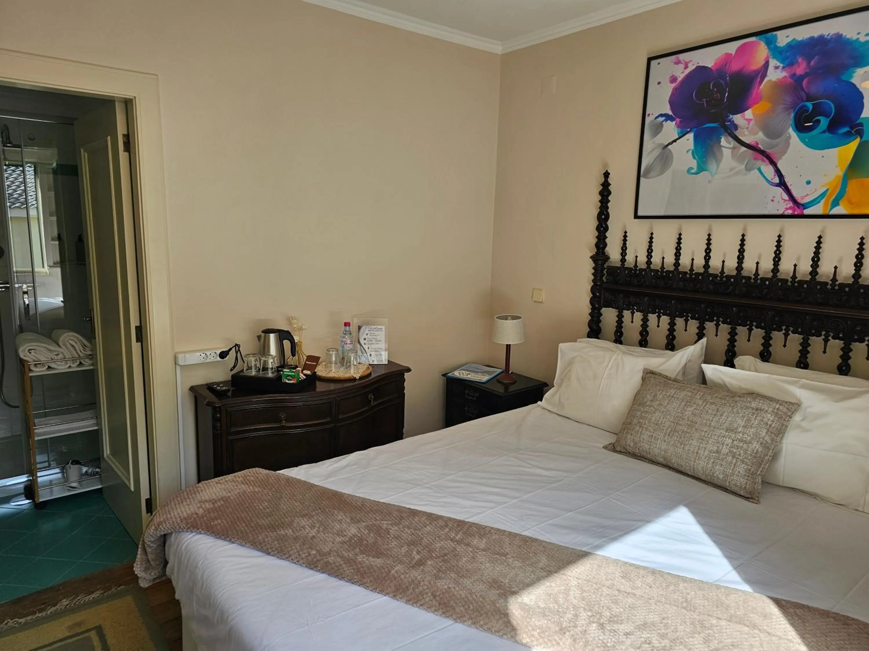 Bathroom, Bed in Casa Das Videiras