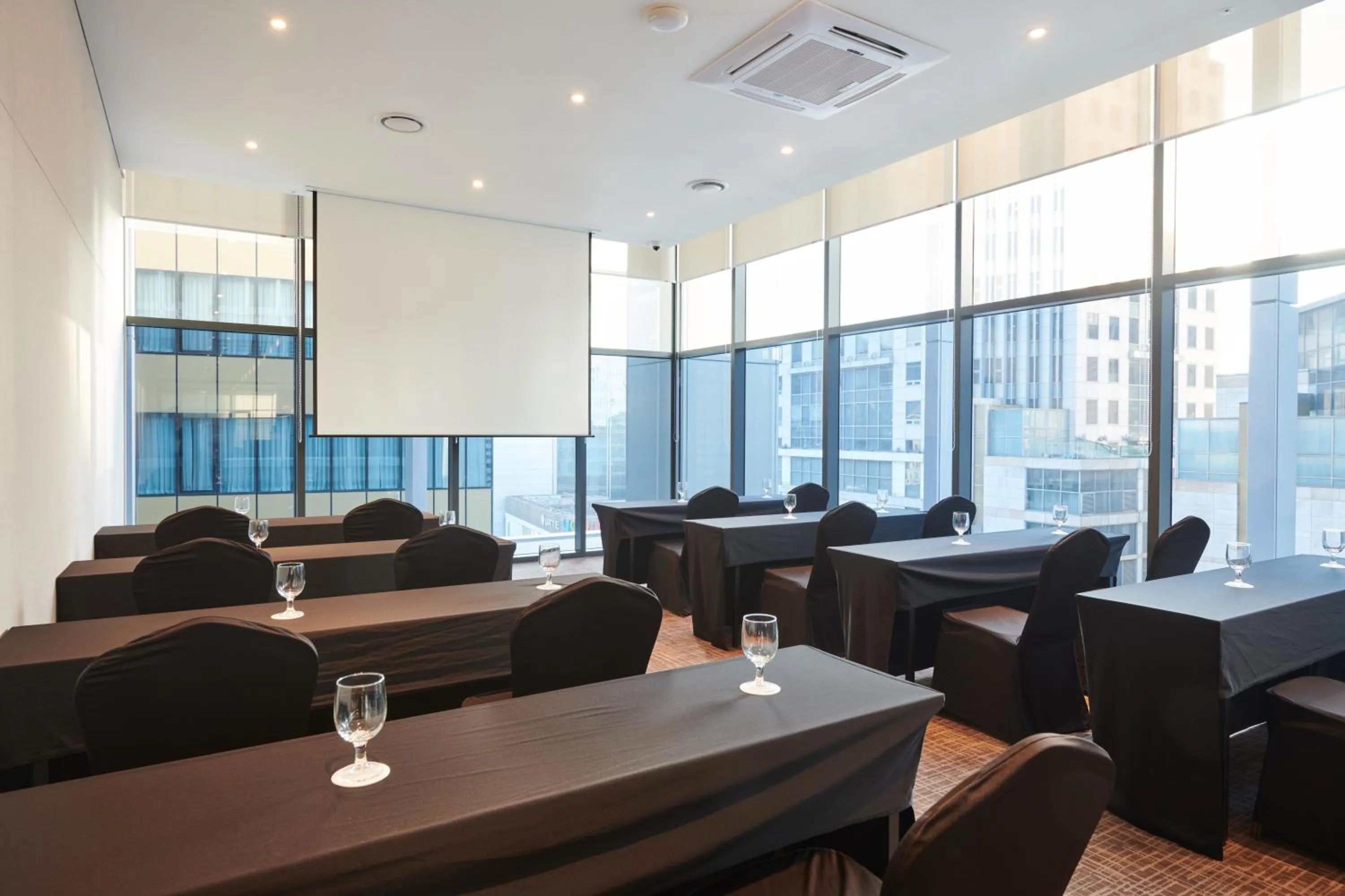 Stanford Hotel Myeongdong