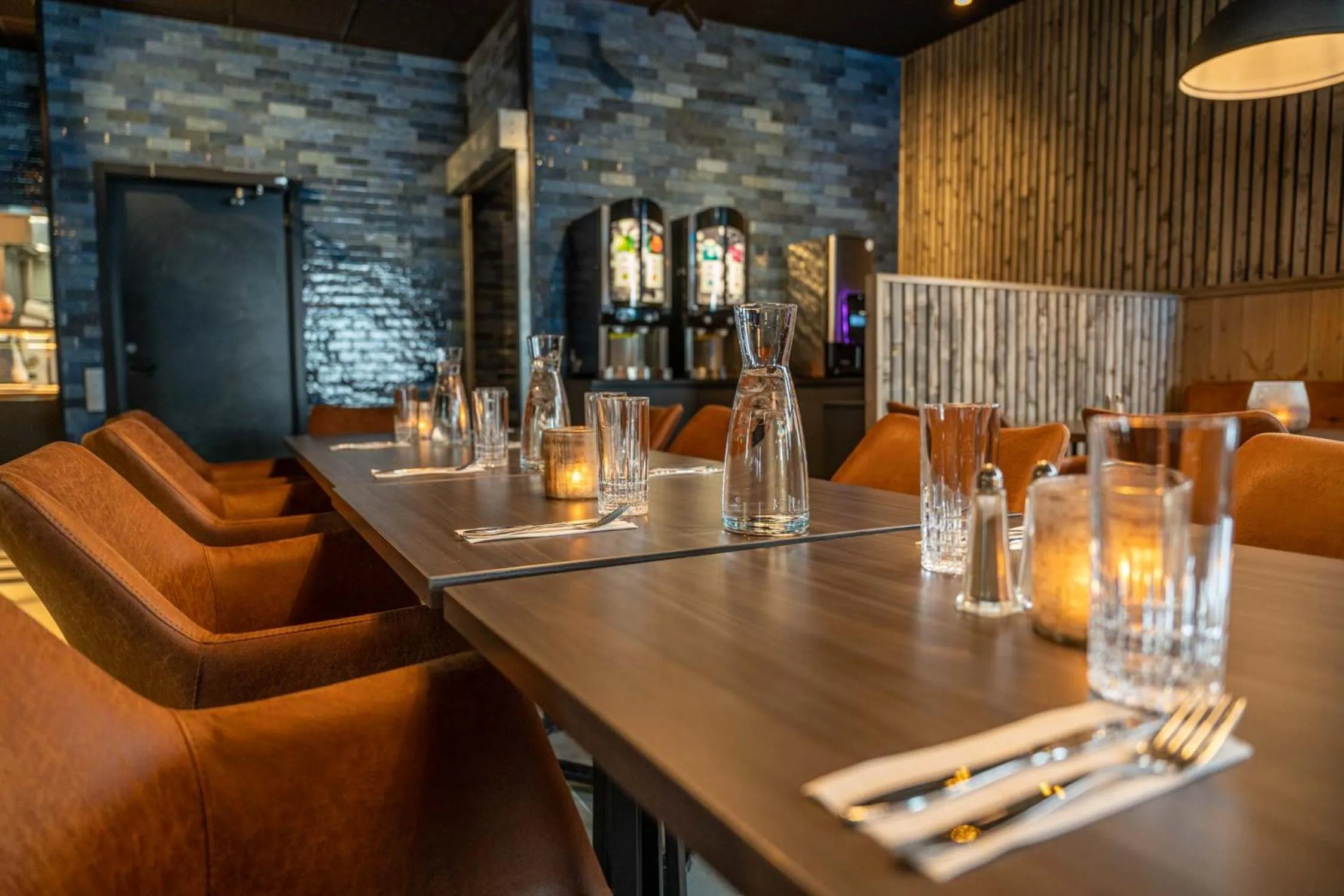 Restaurant/places to eat in Arctic Sea Hotel