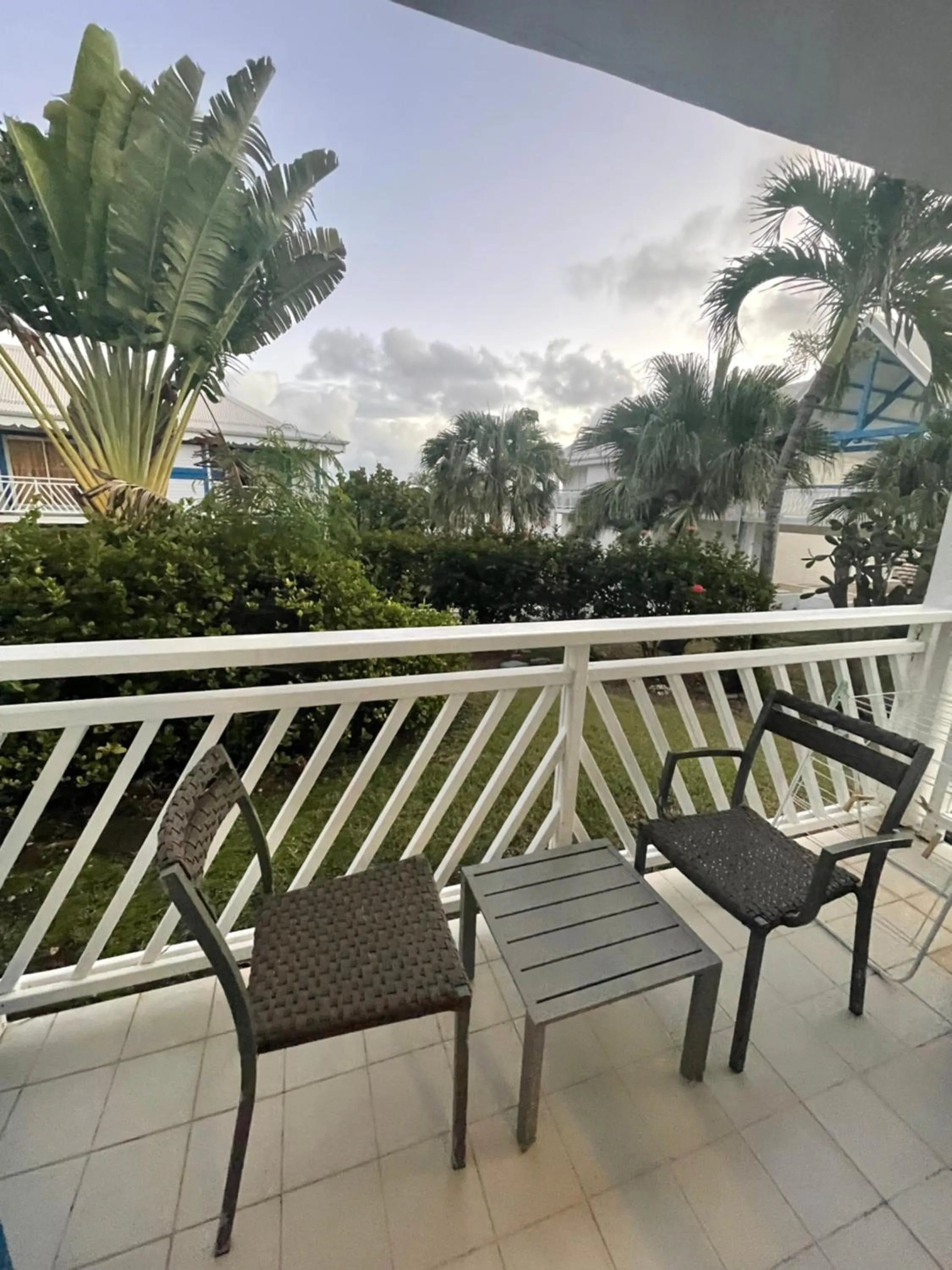 Studio 25 m Manganao Joela 4 personnes avec machine a laver