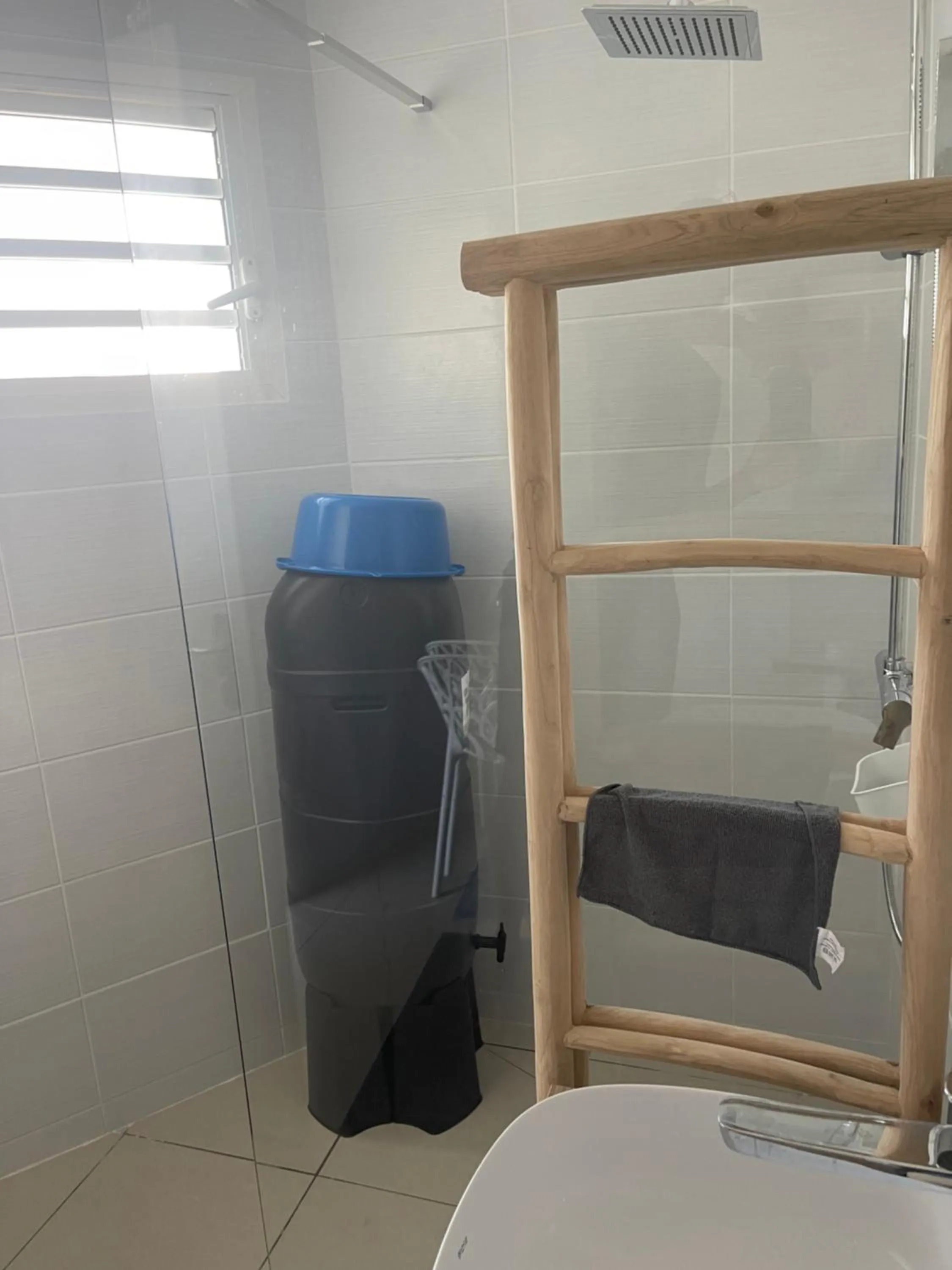 Studio 25 m Manganao Joela 4 personnes avec machine a laver