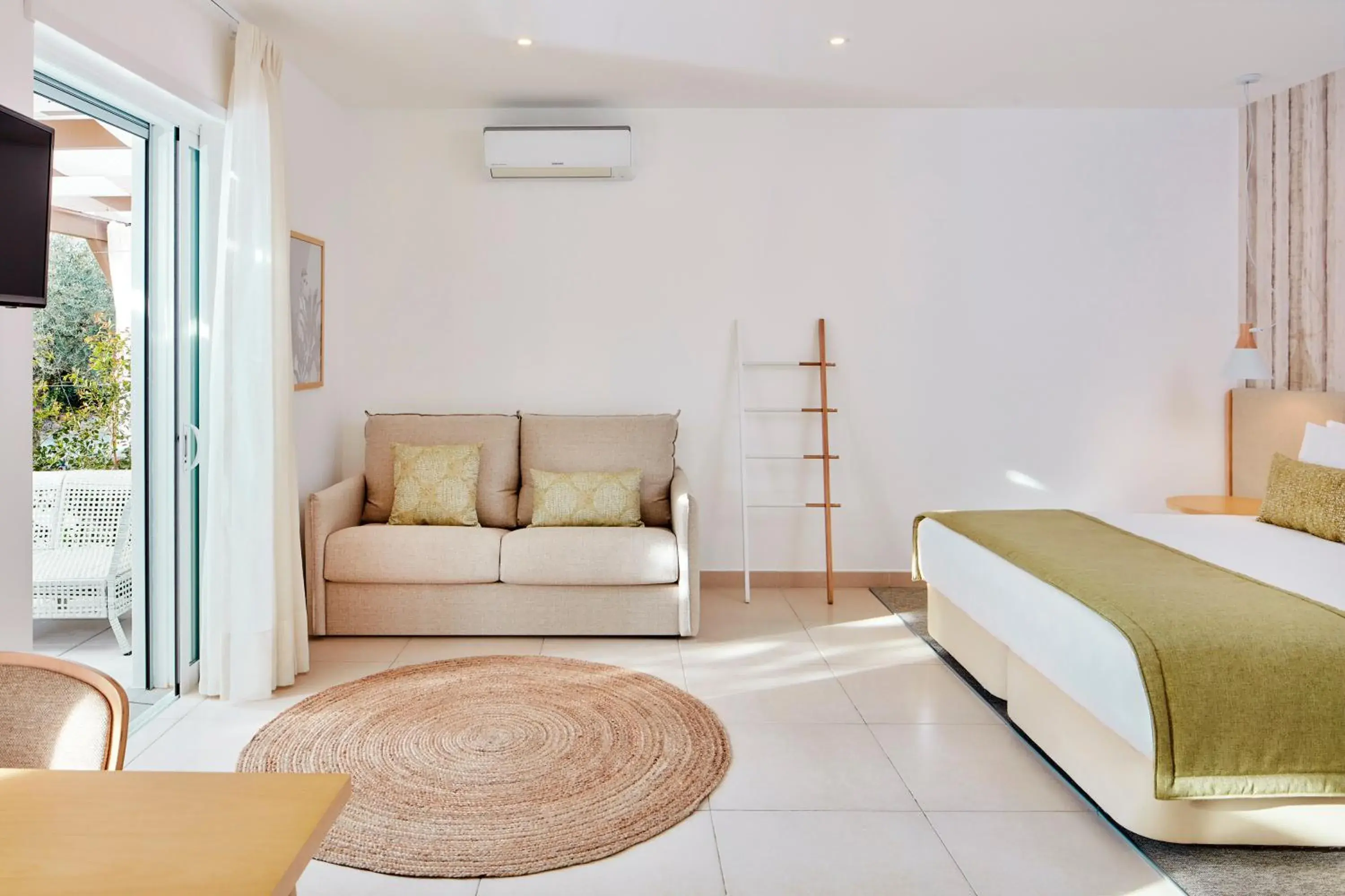 Patio, Bed in Quinta Dos Perfumes Patio, Bed in Quinta Dos Perfumes