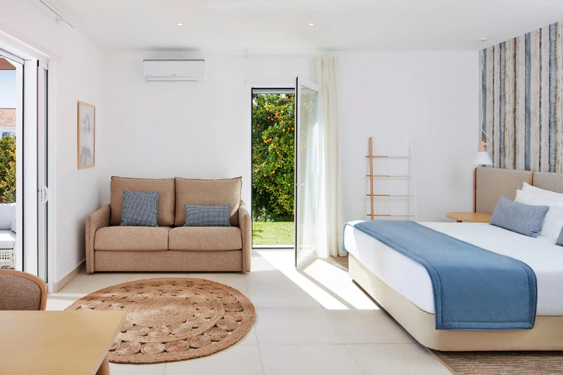 Patio, Bed in Quinta Dos Perfumes