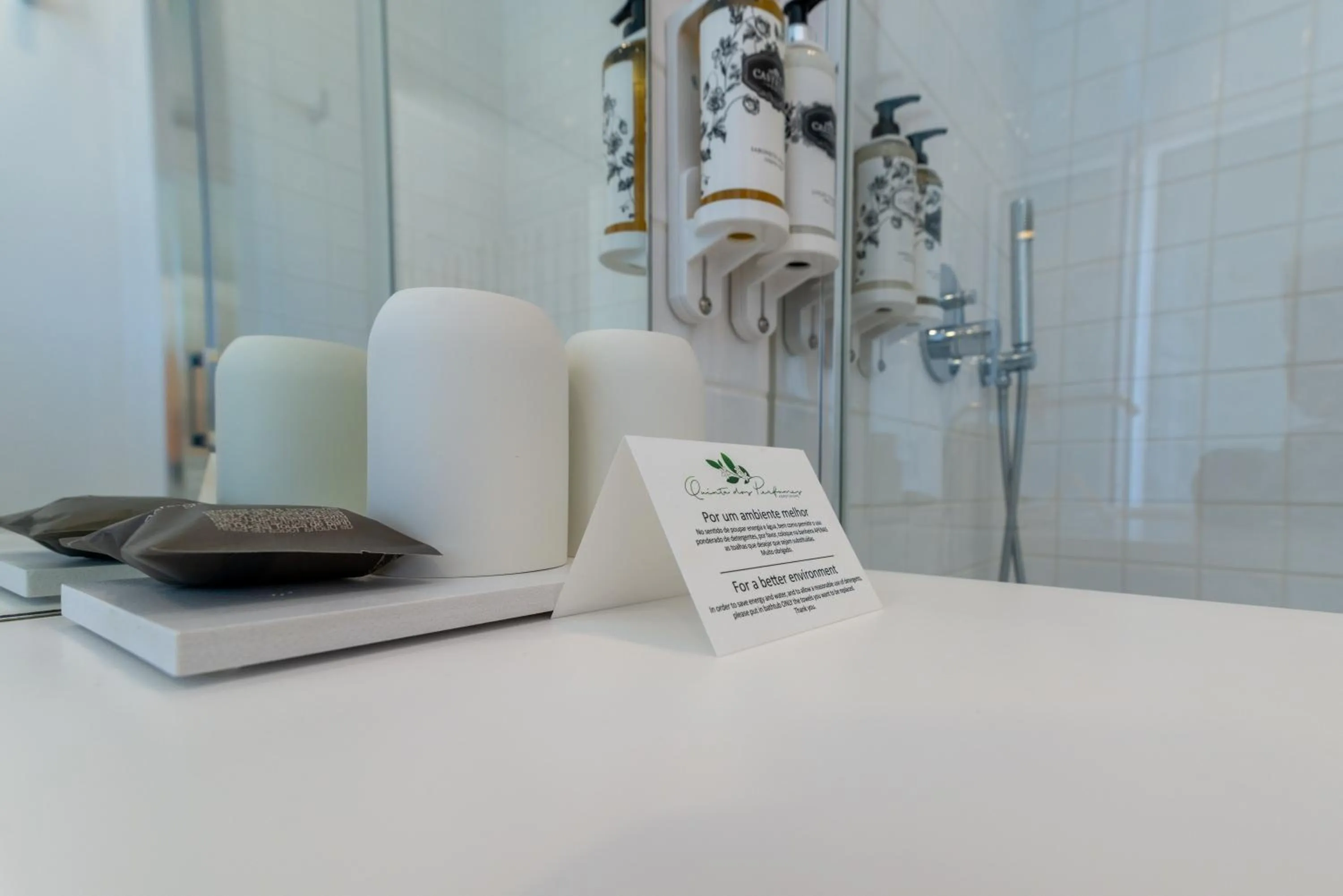 Shower in Quinta Dos Perfumes