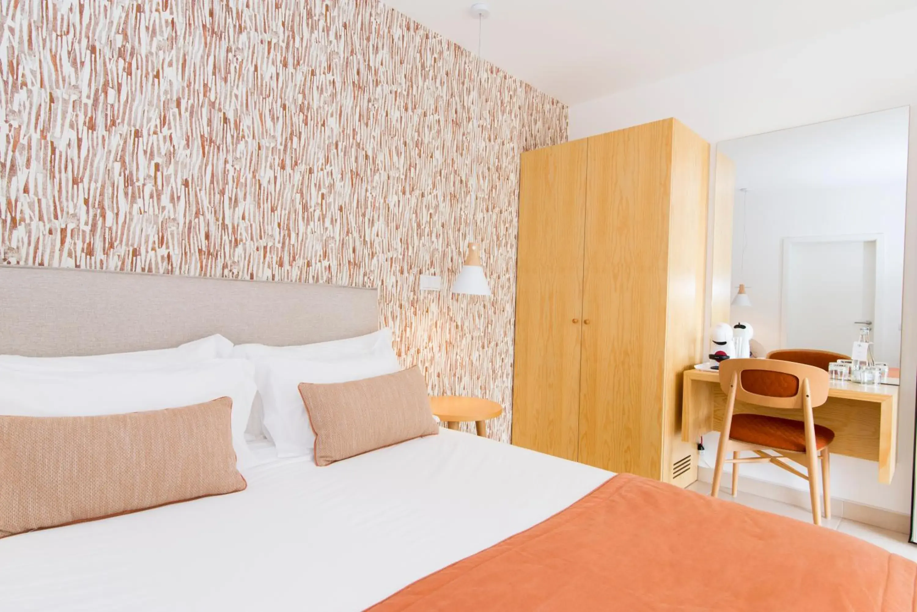 Coffee/tea facilities, Bed in Quinta Dos Perfumes Coffee/tea facilities, Bed in Quinta Dos Perfumes