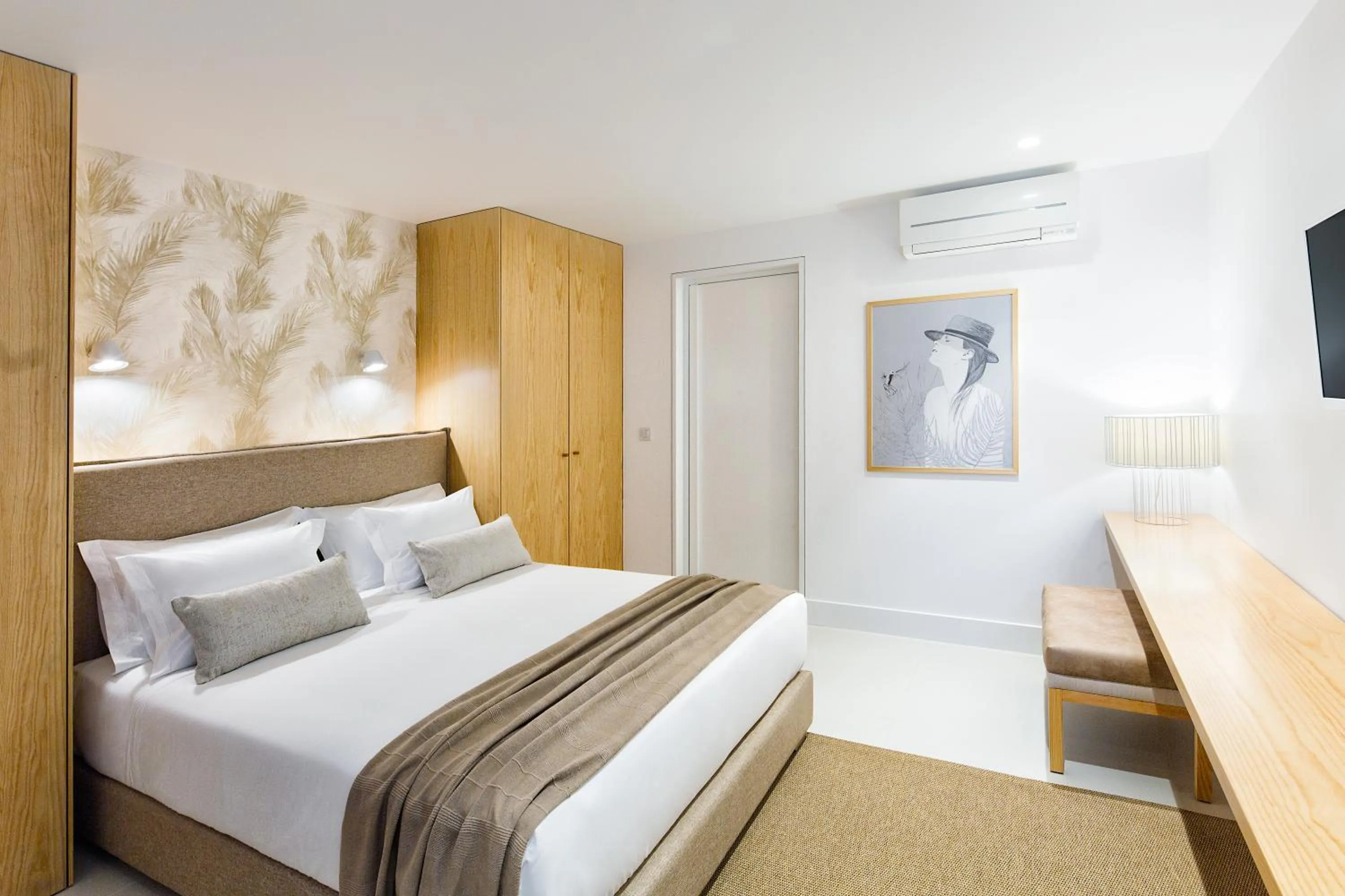 Patio, Bed in Quinta Dos Perfumes