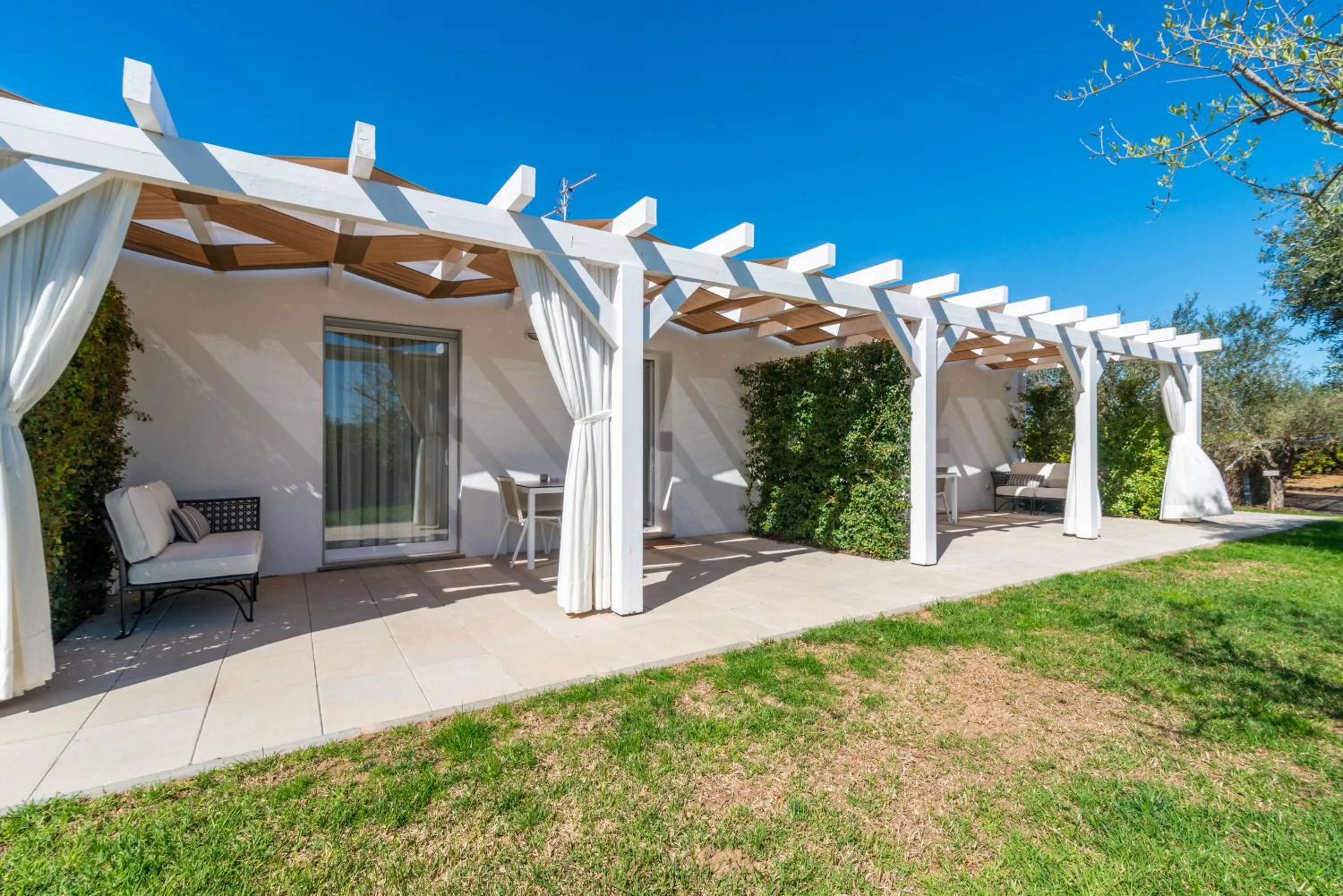 Property building in Quinta Dos Perfumes