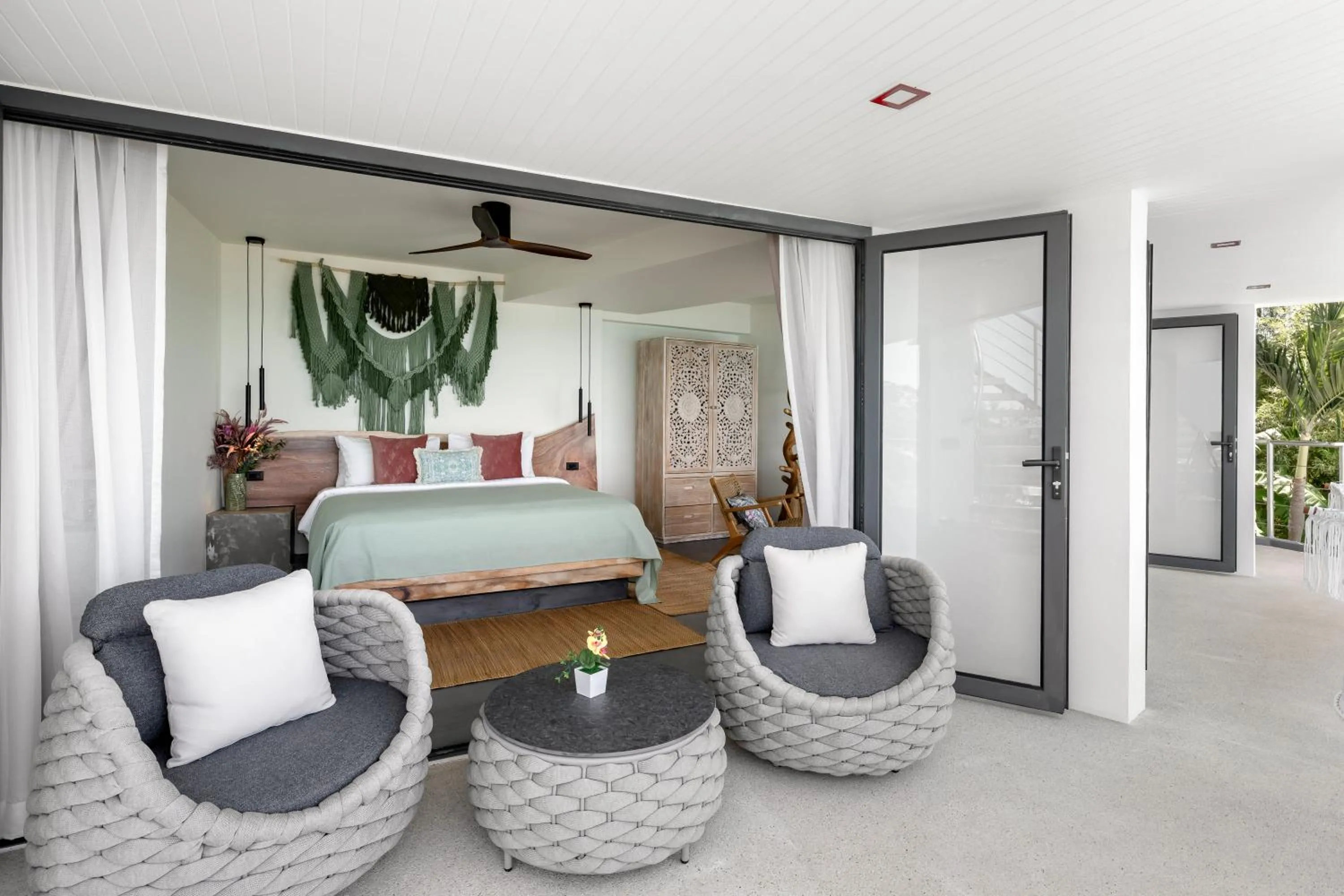 Bed in Villa Seawadee - luxurious, award-winning design Villa with amazing panoramic seaview