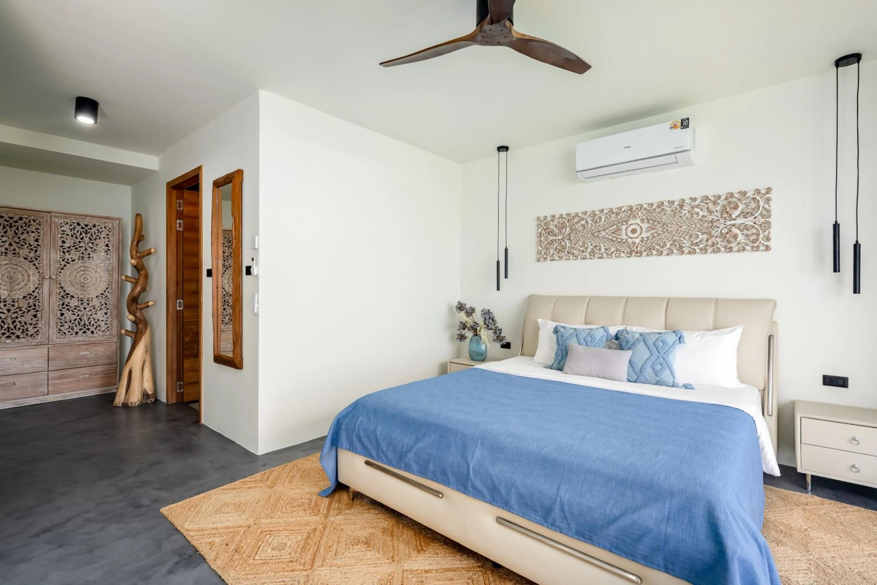 Bed in Villa Seawadee - luxurious, award-winning design Villa with amazing panoramic seaview