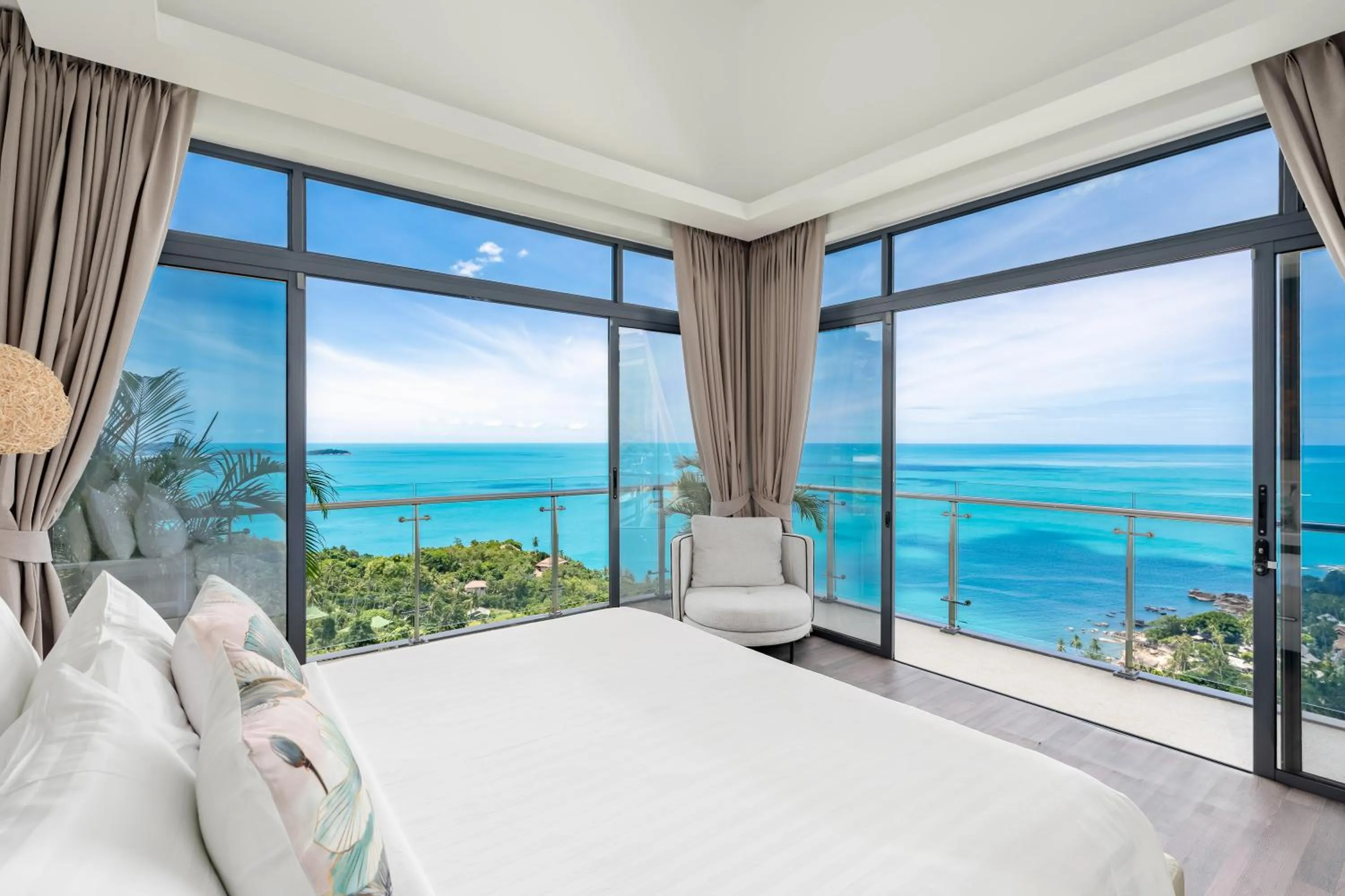 Bedroom, Bed in Villa Seawadee - luxurious, award-winning design Villa with amazing panoramic seaview