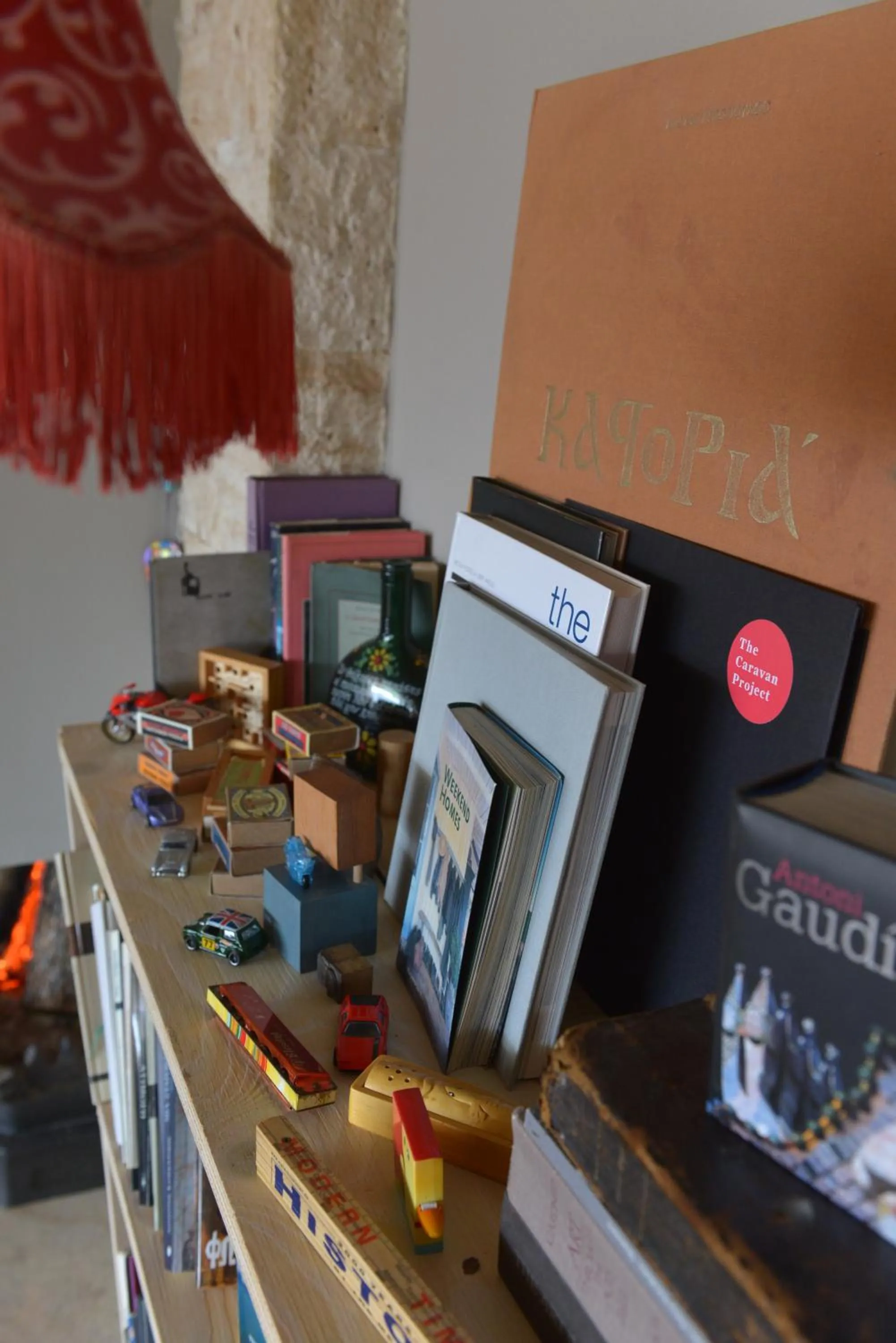 Library in Guesthouse Vissinokipos - Biker Friendly - Motorradhotel