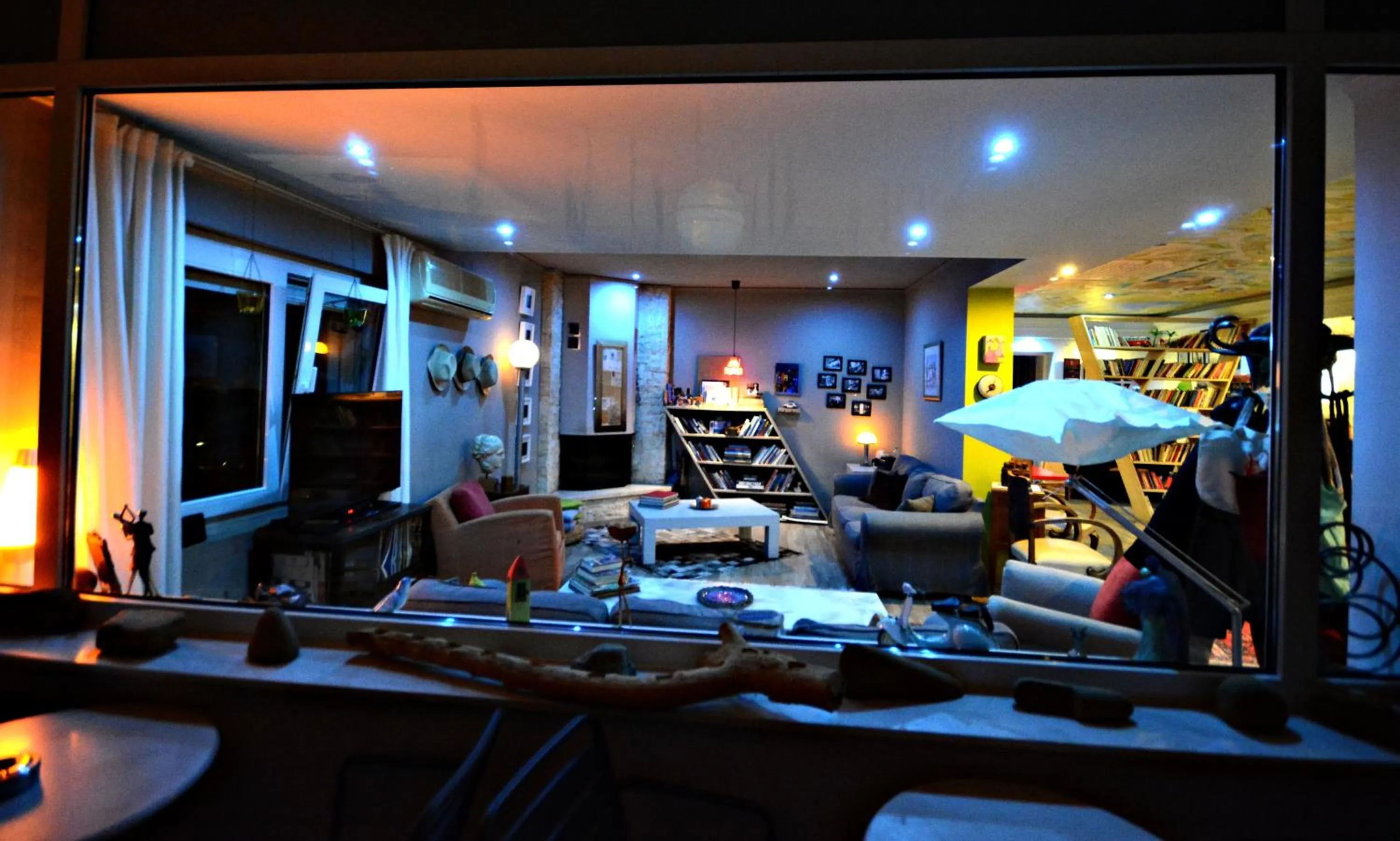 Lounge or bar in Guesthouse Vissinokipos - Biker Friendly - Motorradhotel