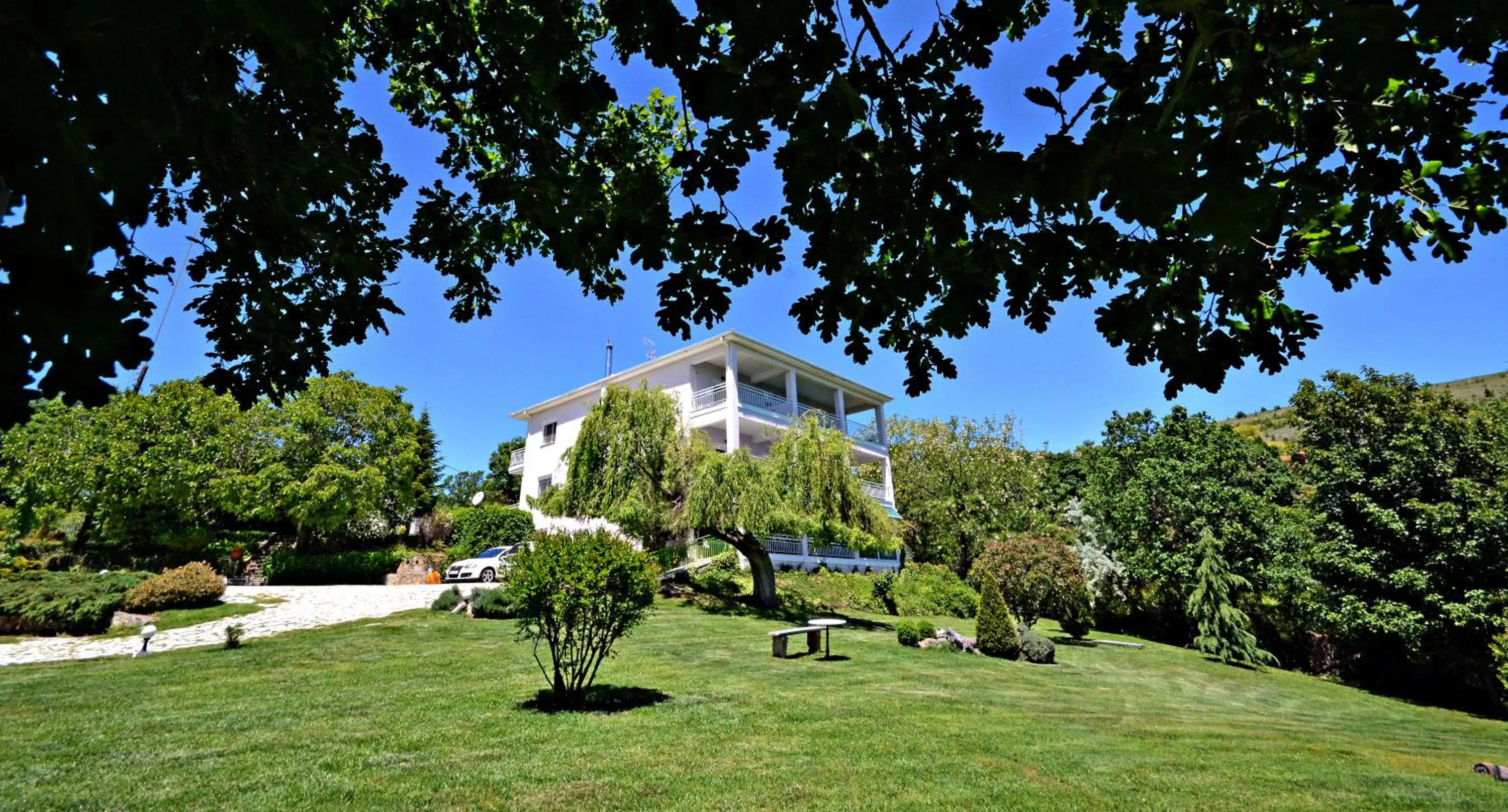 Property building in Guesthouse Vissinokipos - Biker Friendly - Motorradhotel