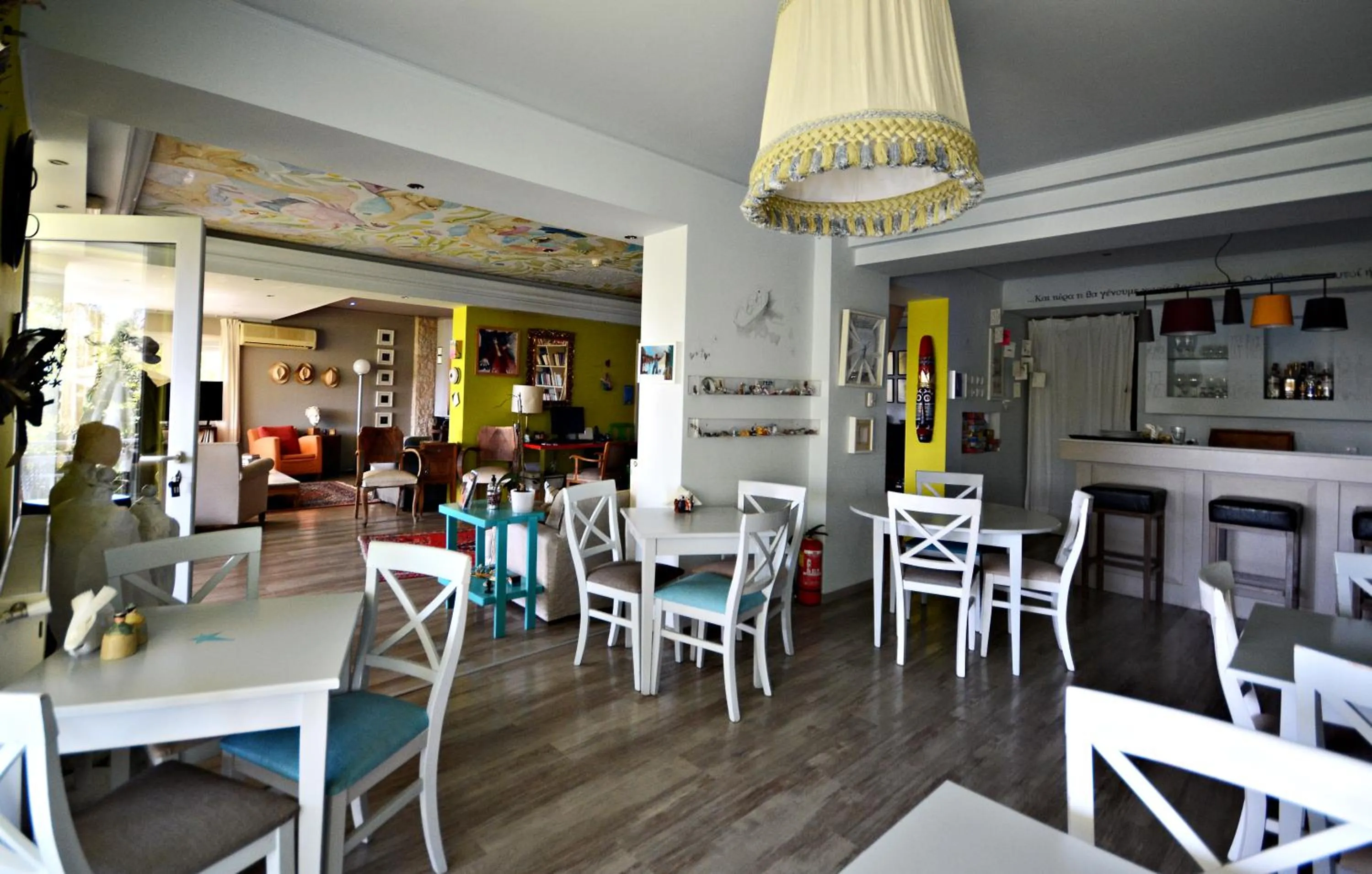 Restaurant/places to eat in Guesthouse Vissinokipos - Biker Friendly - Motorradhotel