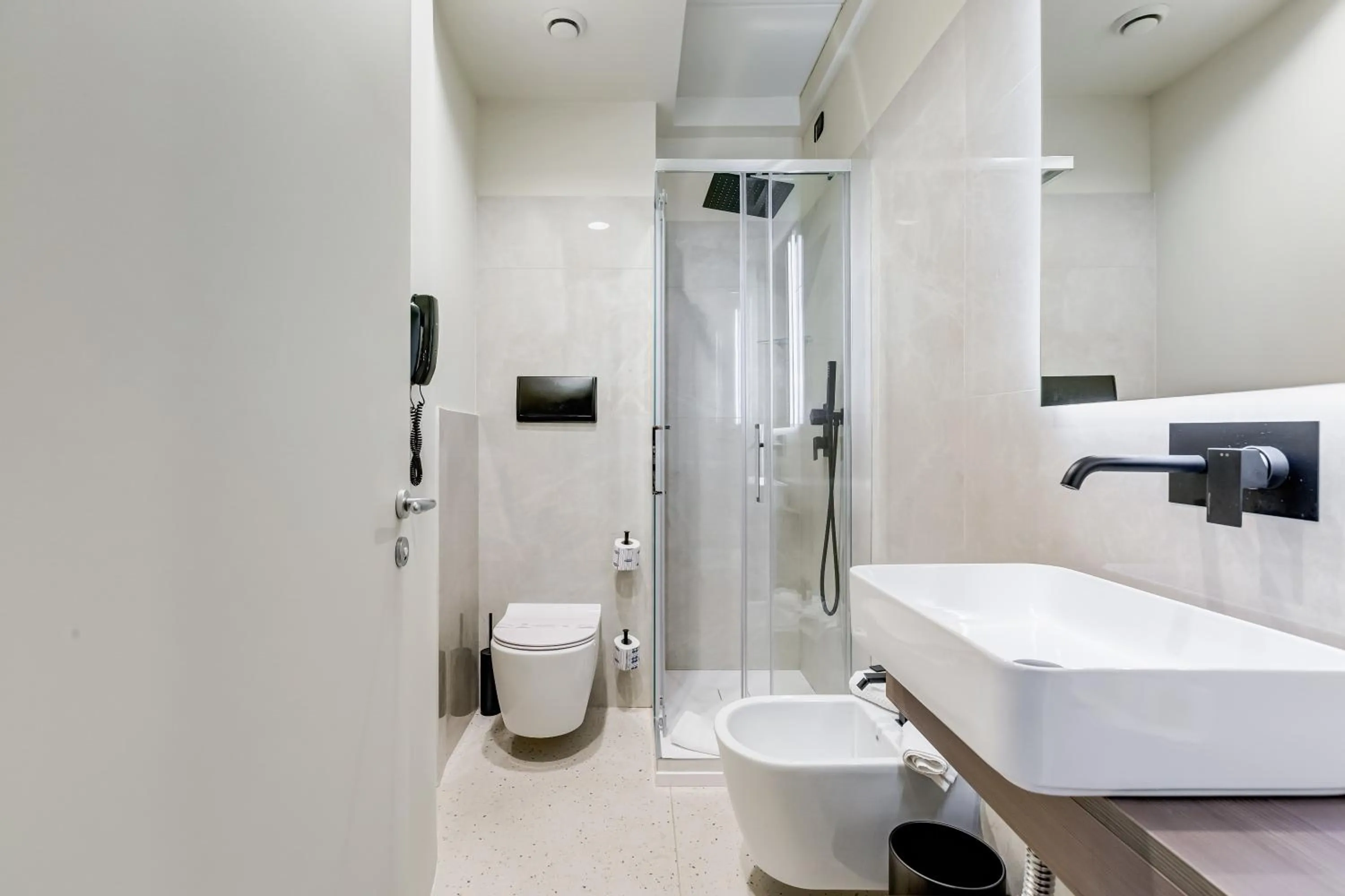 Bathroom in Best Western Plus Hotel Plaza