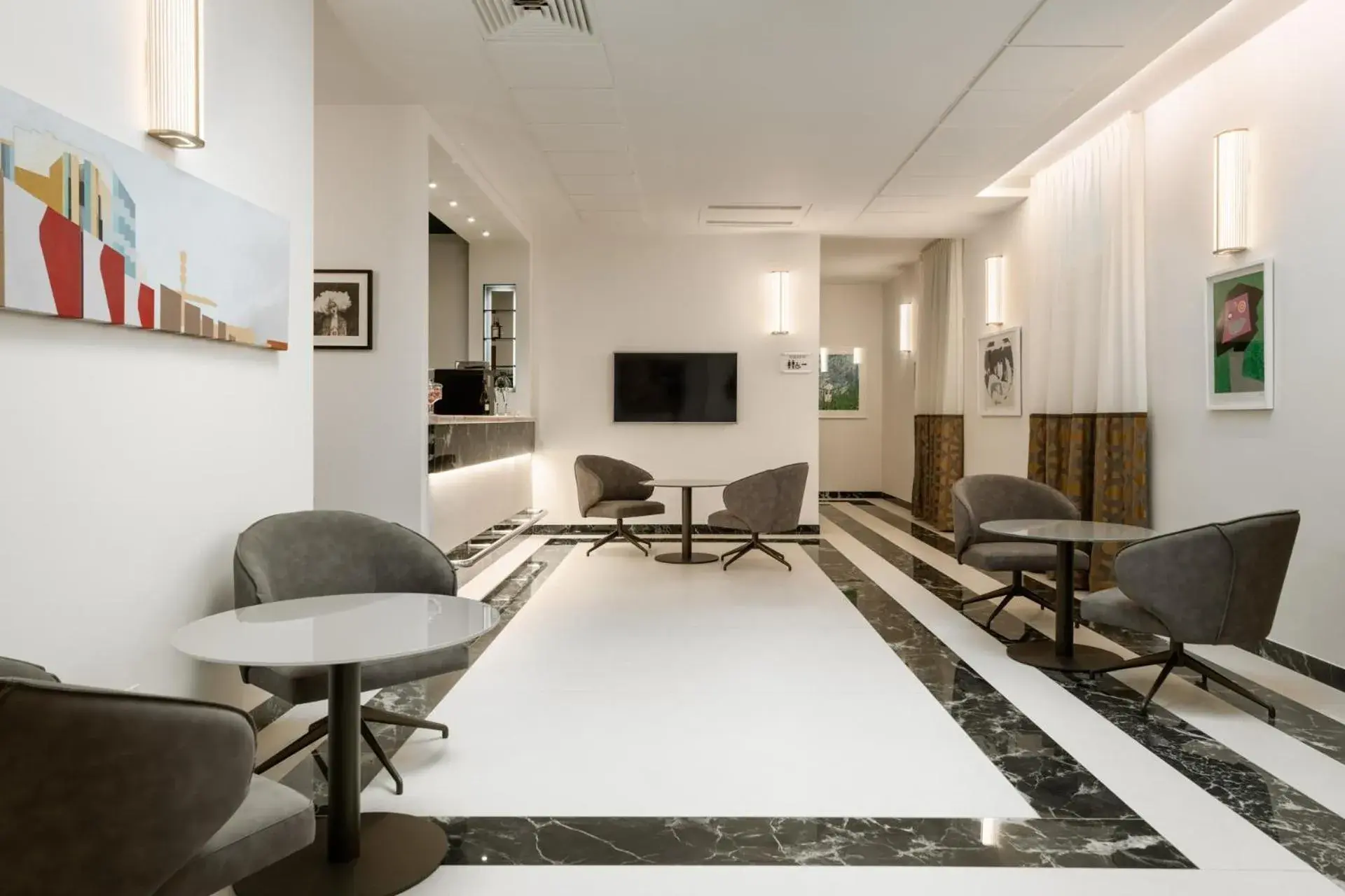 Lounge or bar in Best Western Plus Hotel Plaza Lounge or bar in Best Western Plus Hotel Plaza