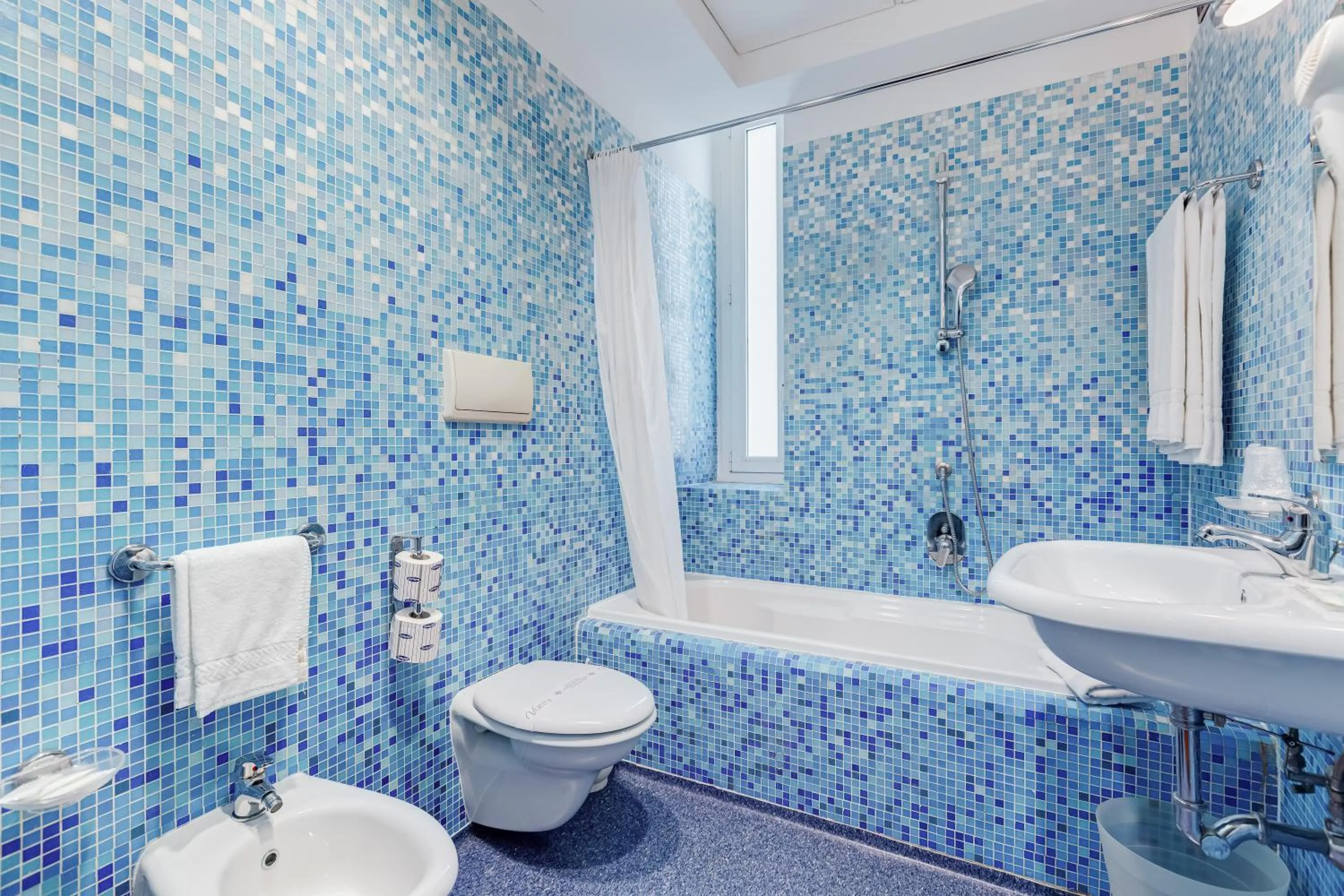 Bathroom in Best Western Plus Hotel Plaza