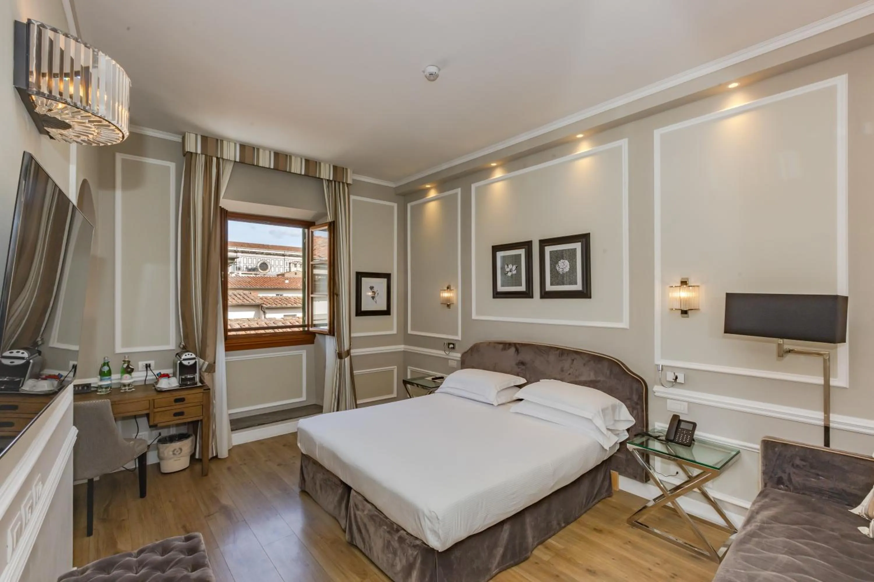 Bedroom, Bed in FH55 Hotel Calzaiuoli