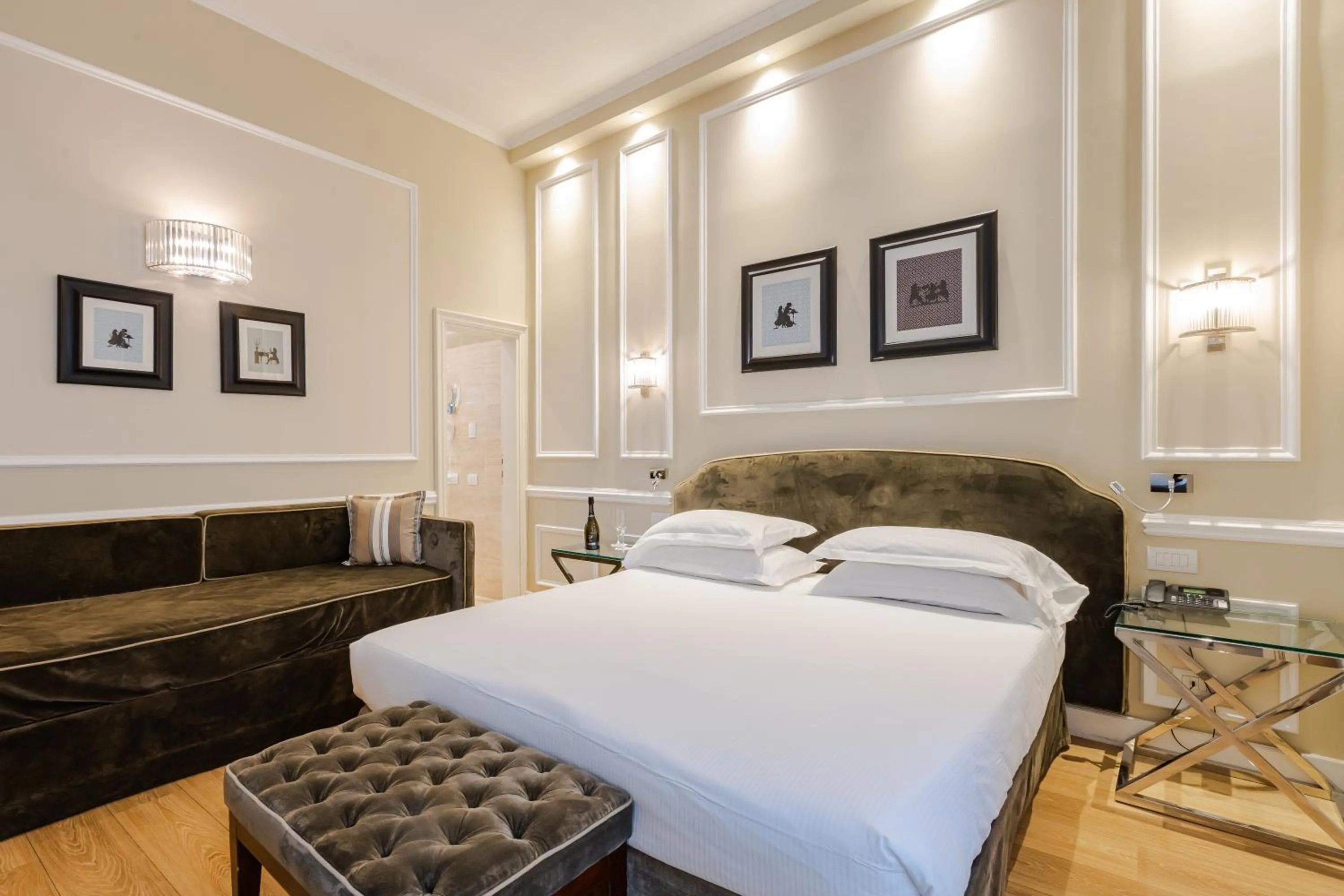 Bedroom, Bed in FH55 Hotel Calzaiuoli