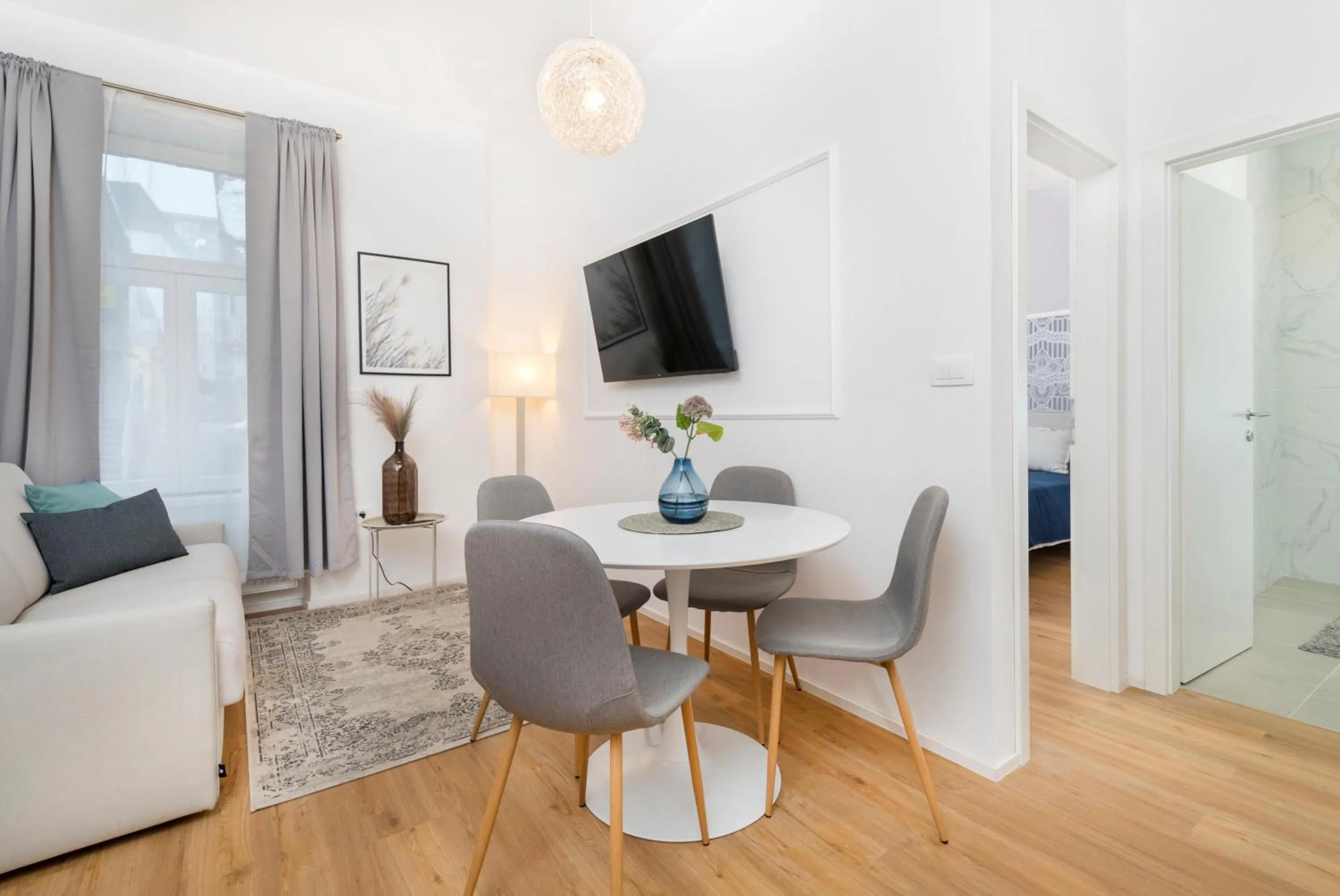 Communal lounge/ TV room in Cozy apartments