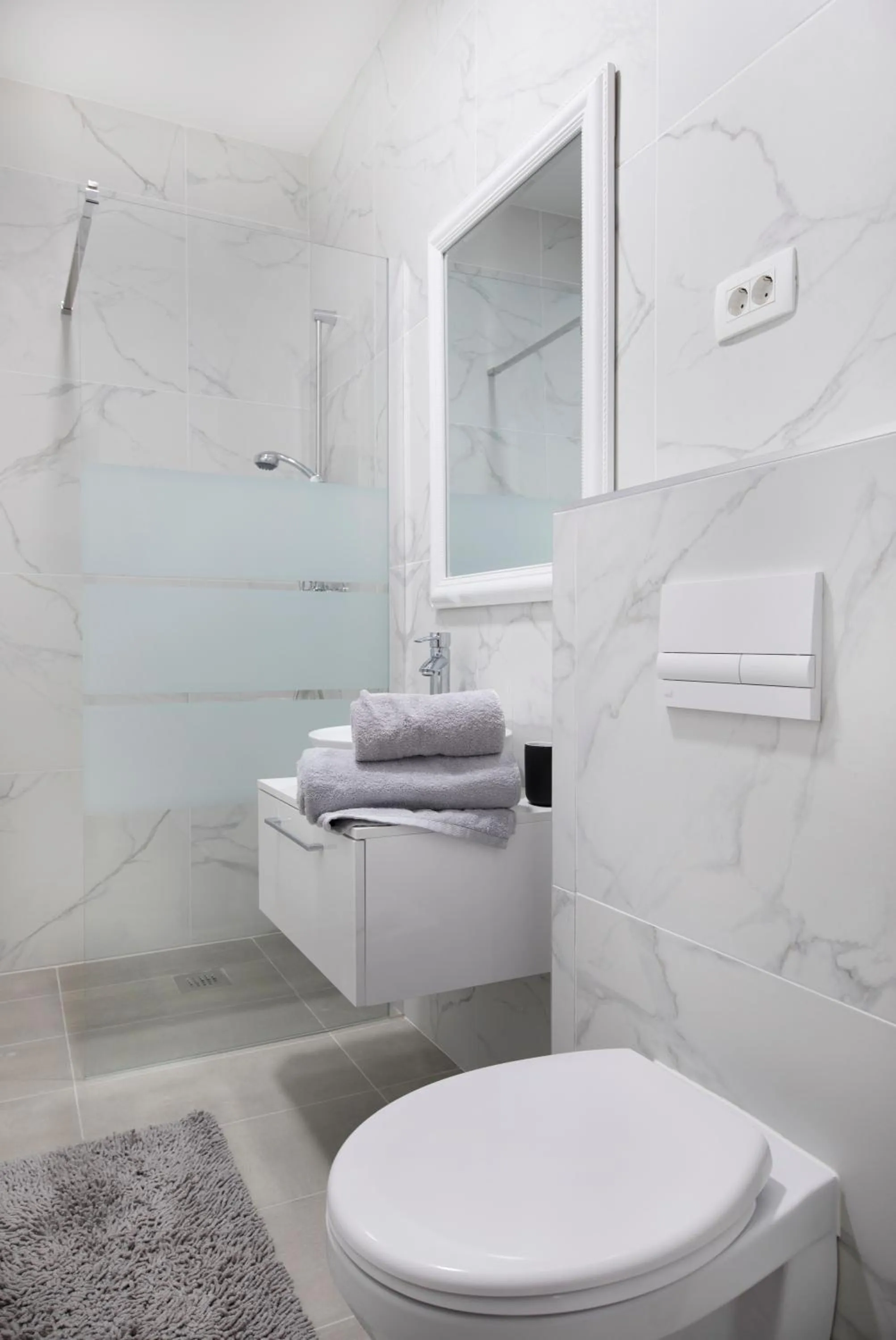 Toilet in Cozy apartments