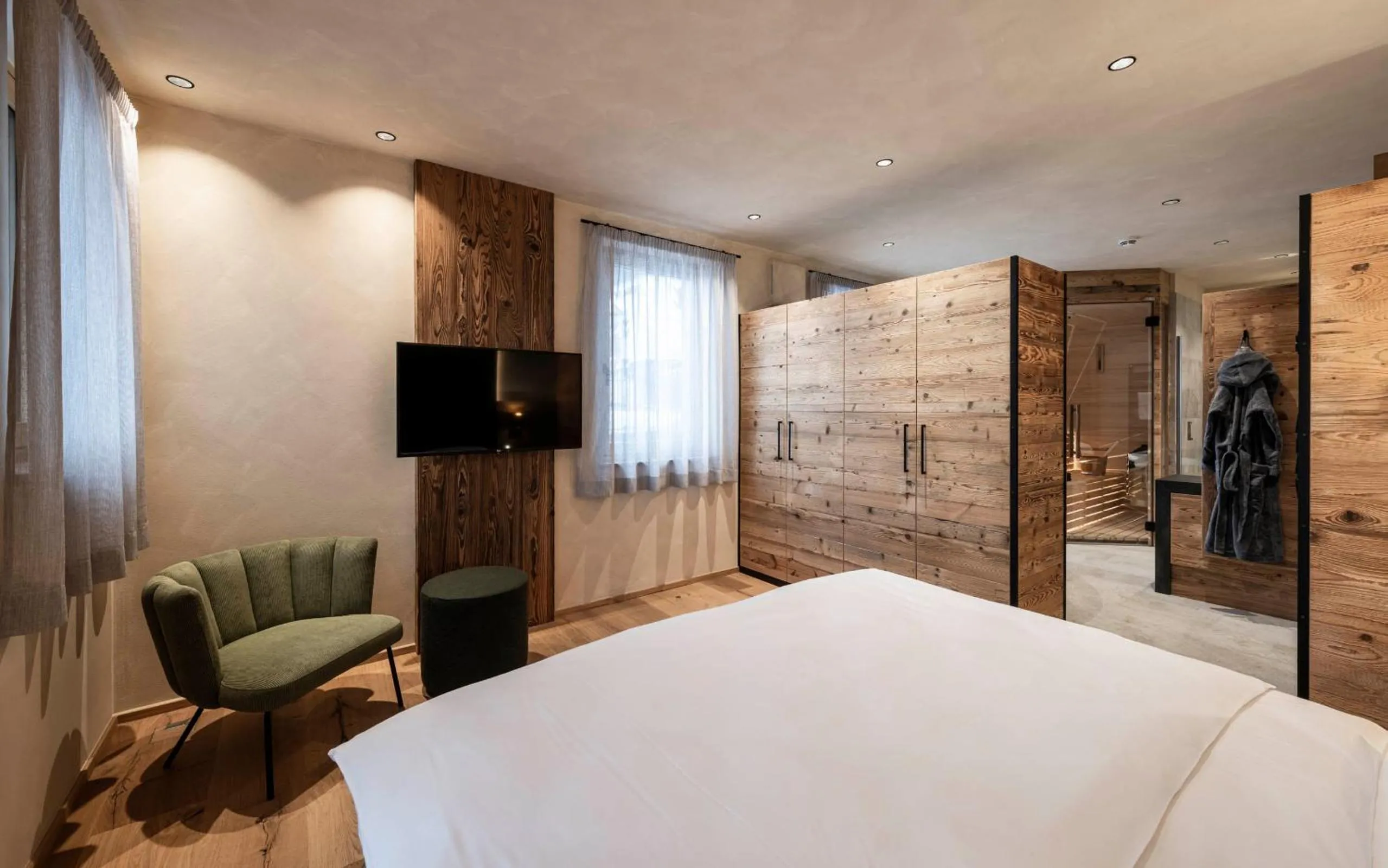 Bedroom, Bed in LaMonte Luxury Apartments