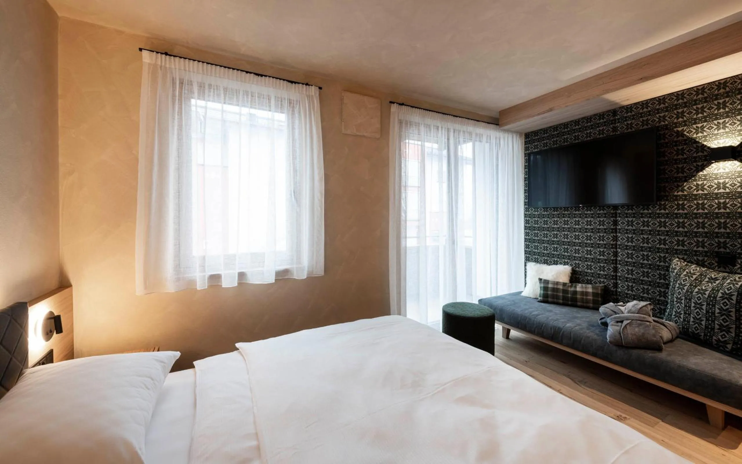 Bedroom, Bed in LaMonte Luxury Apartments