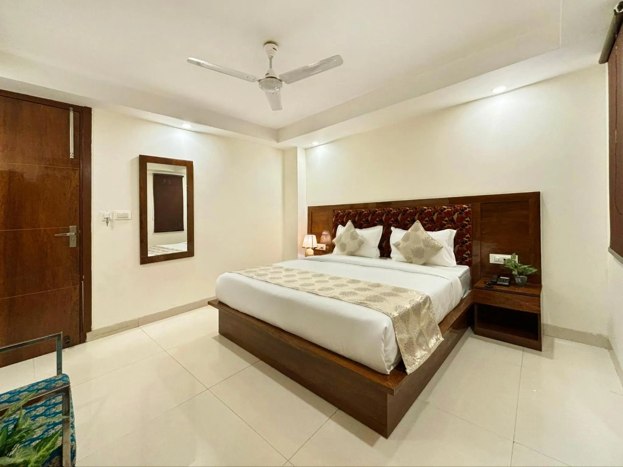 Bedroom, Bed in Hotel Emblem Suites- Near Delhi Airport
