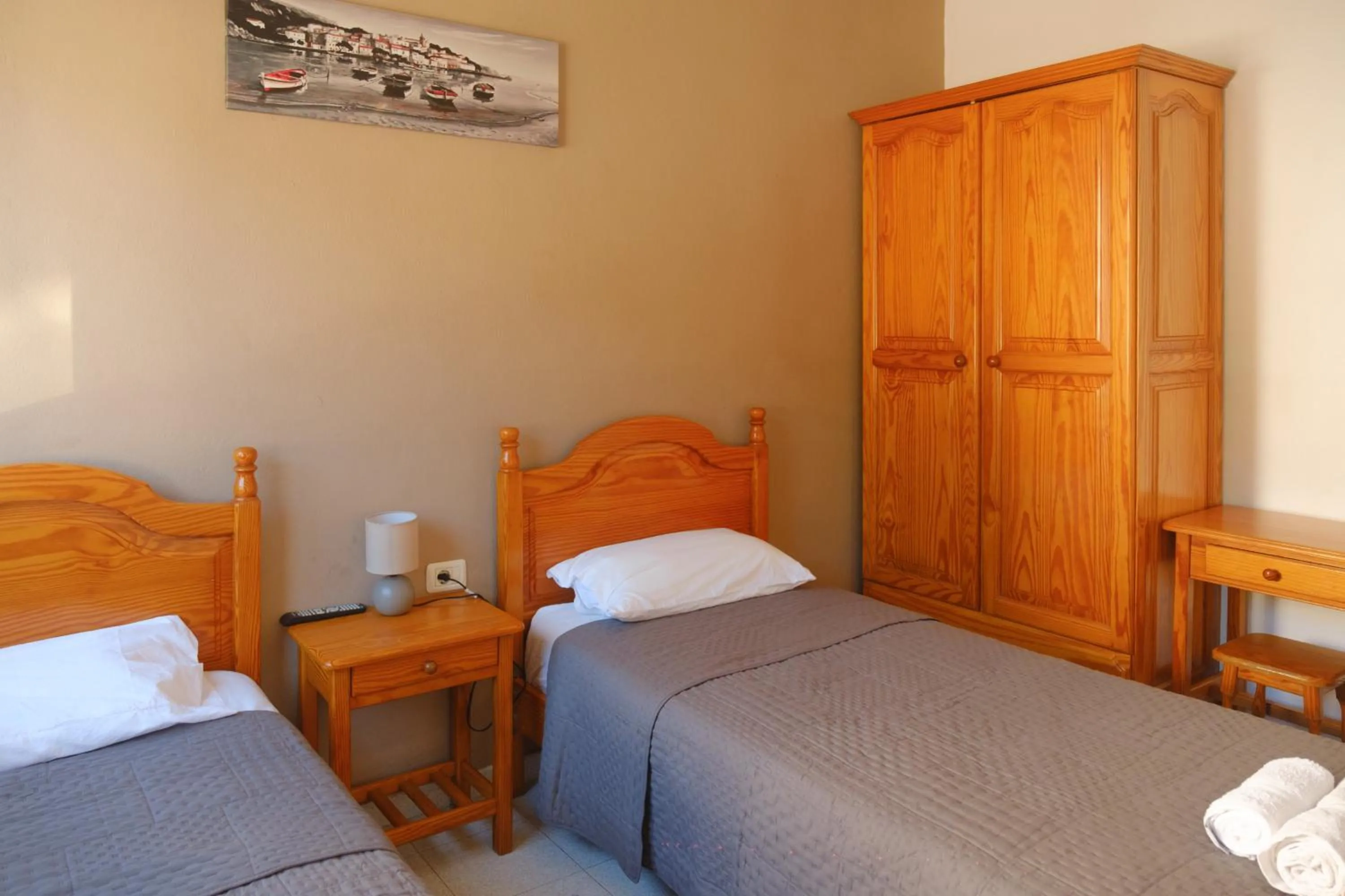 Twin Room in La Palma Hostel by Pension Central