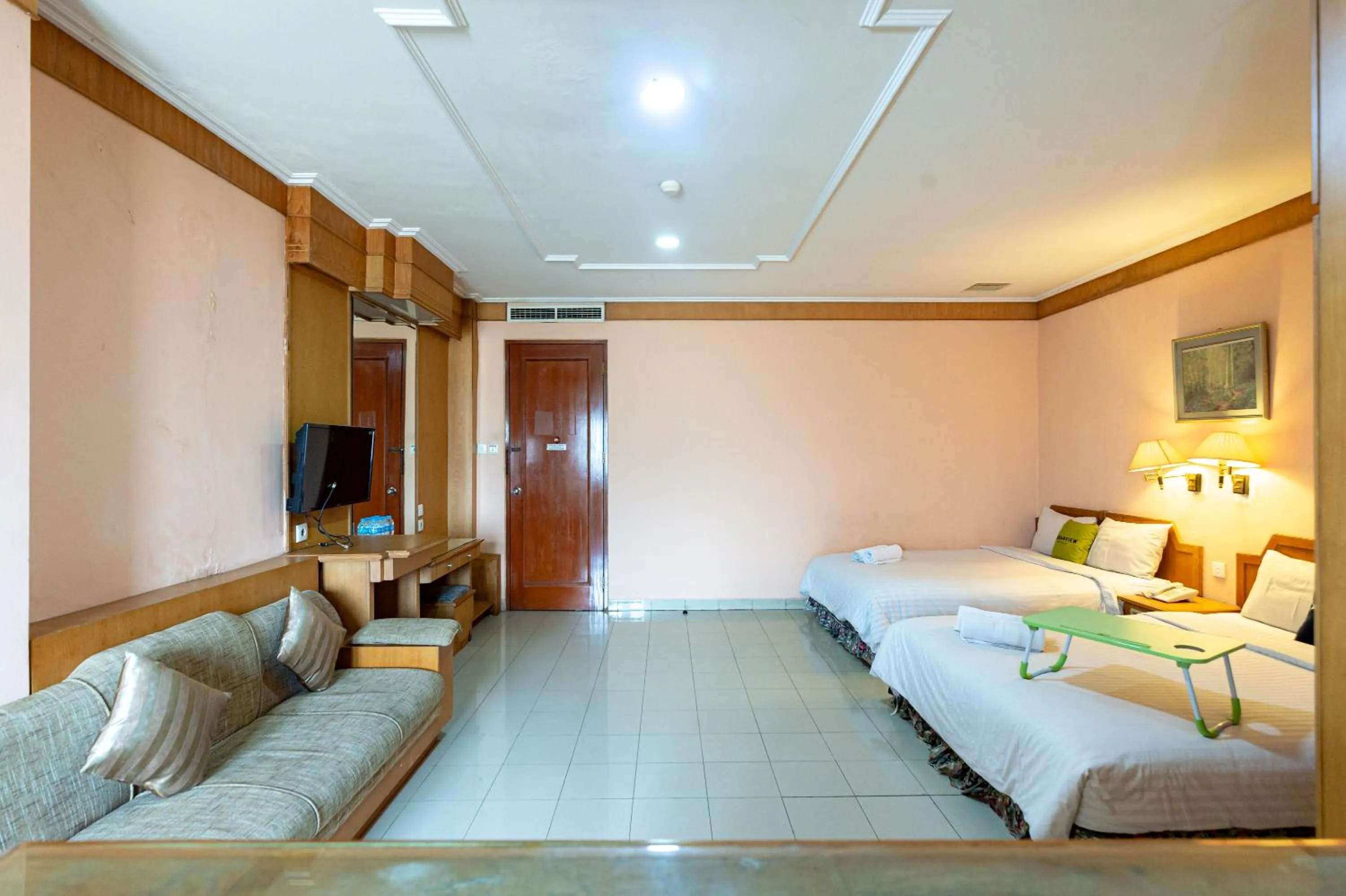 Bed in Urbanview Hotel P Residence Asemka