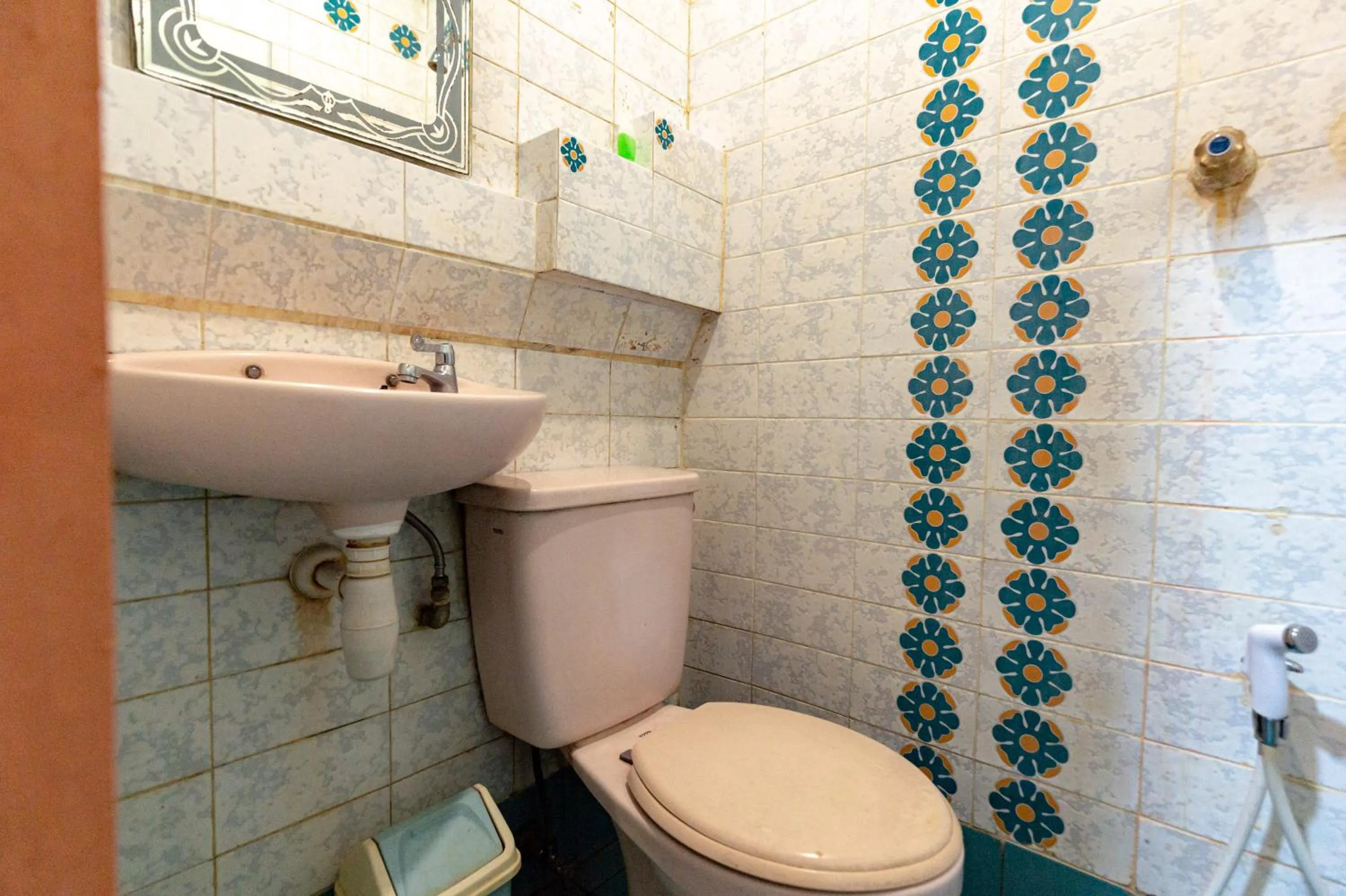 Urbanview Hotel P Residence Asemka