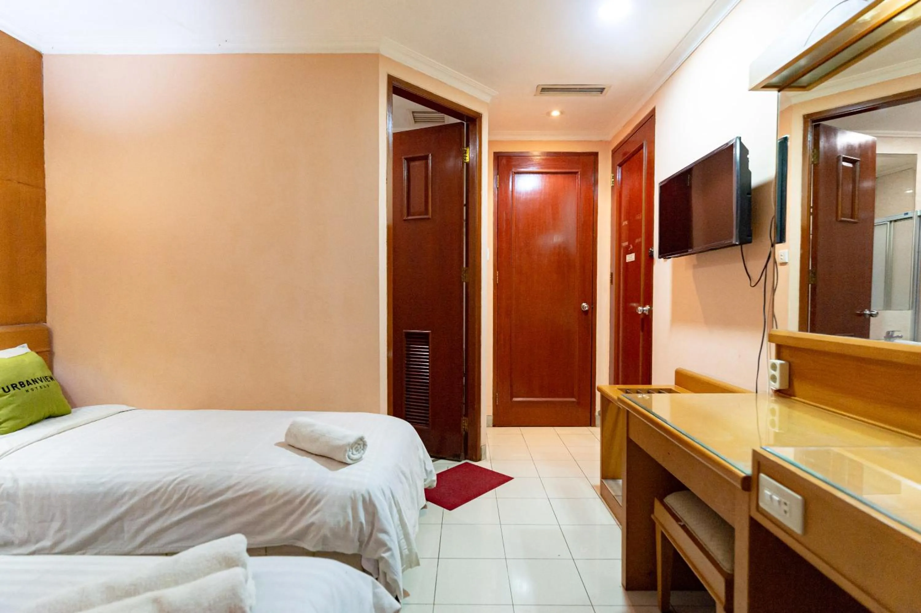 Bed in Urbanview Hotel P Residence Asemka