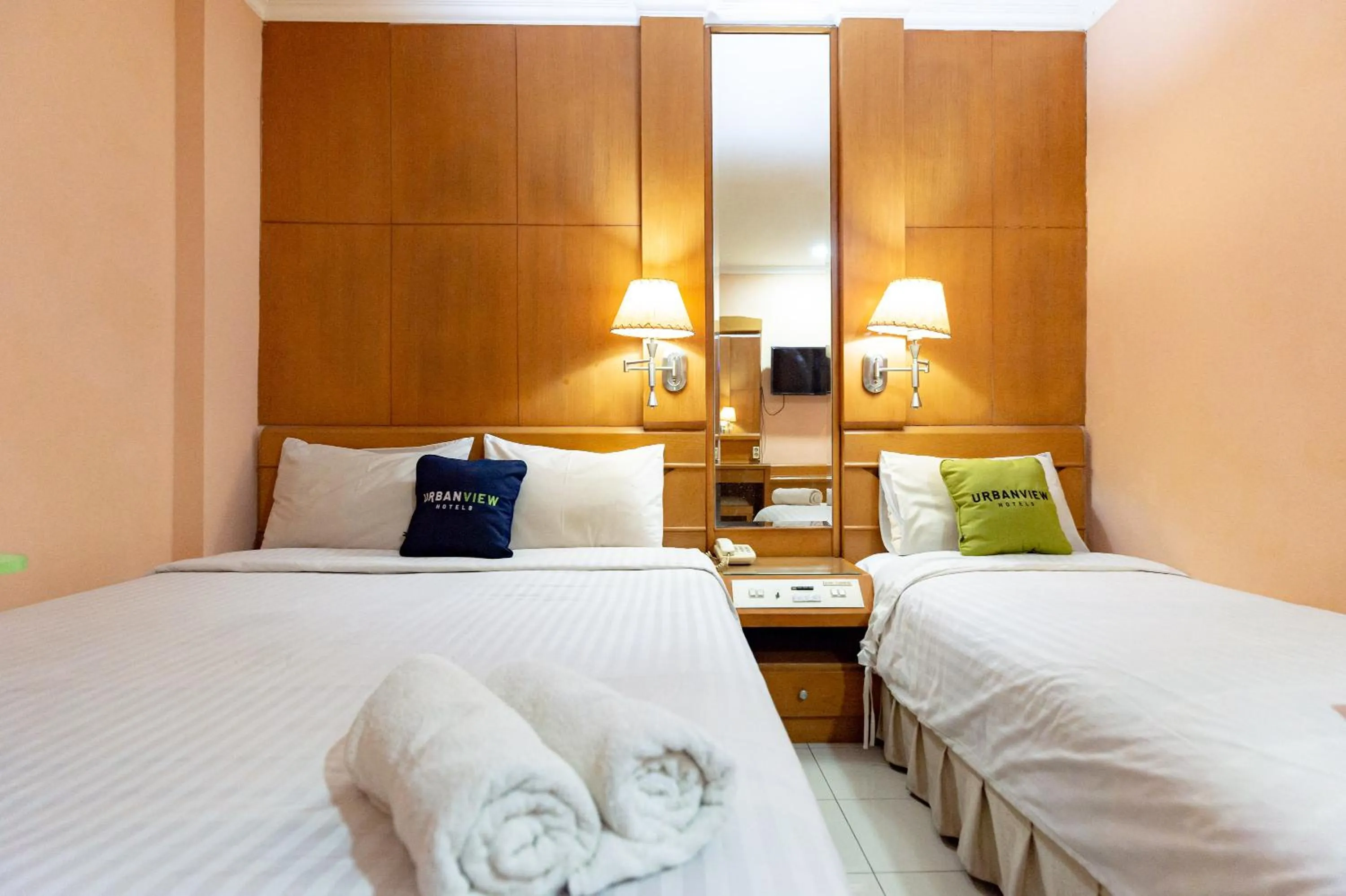 Bed in Urbanview Hotel P Residence Asemka