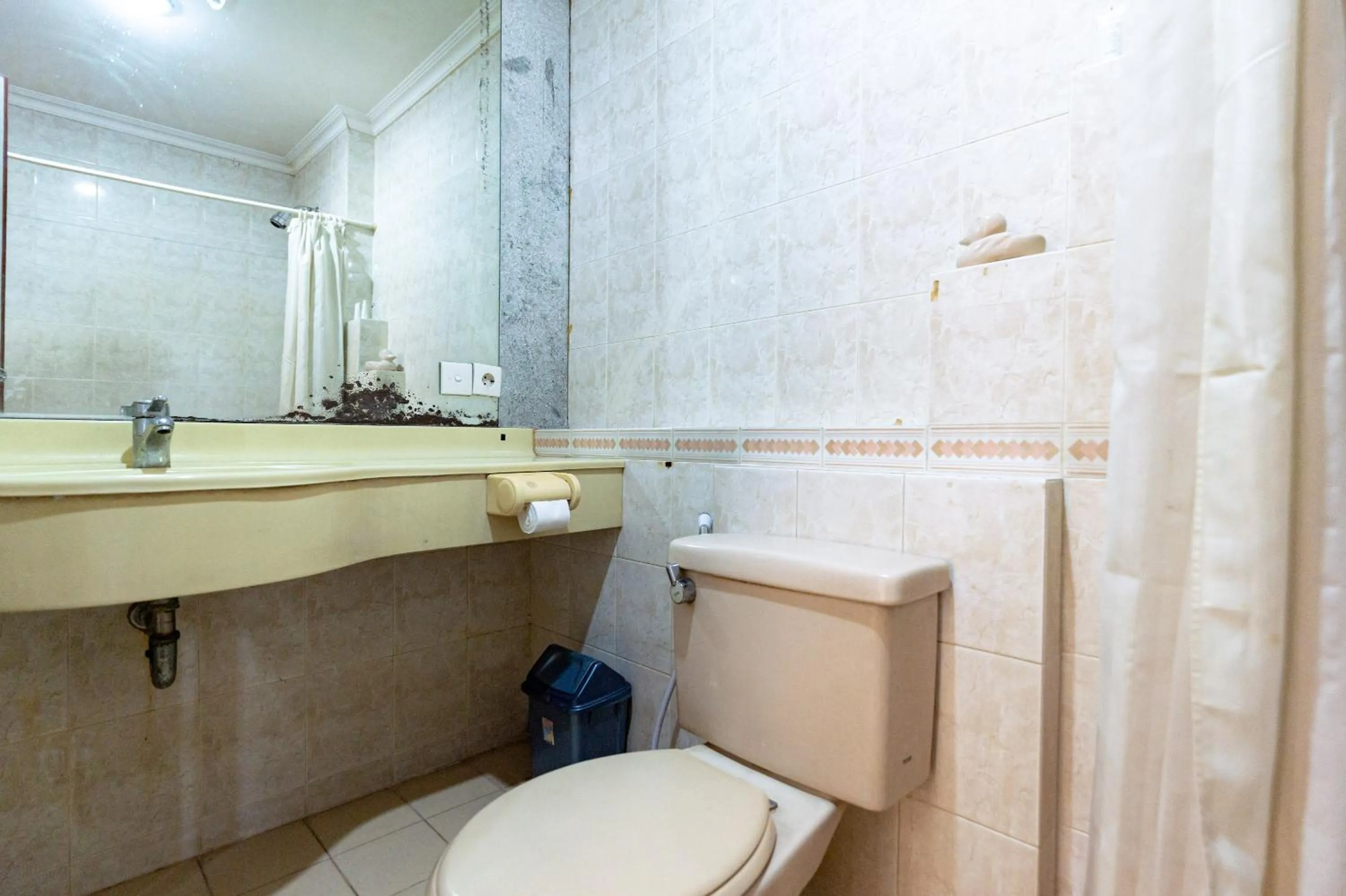 Urbanview Hotel P Residence Asemka