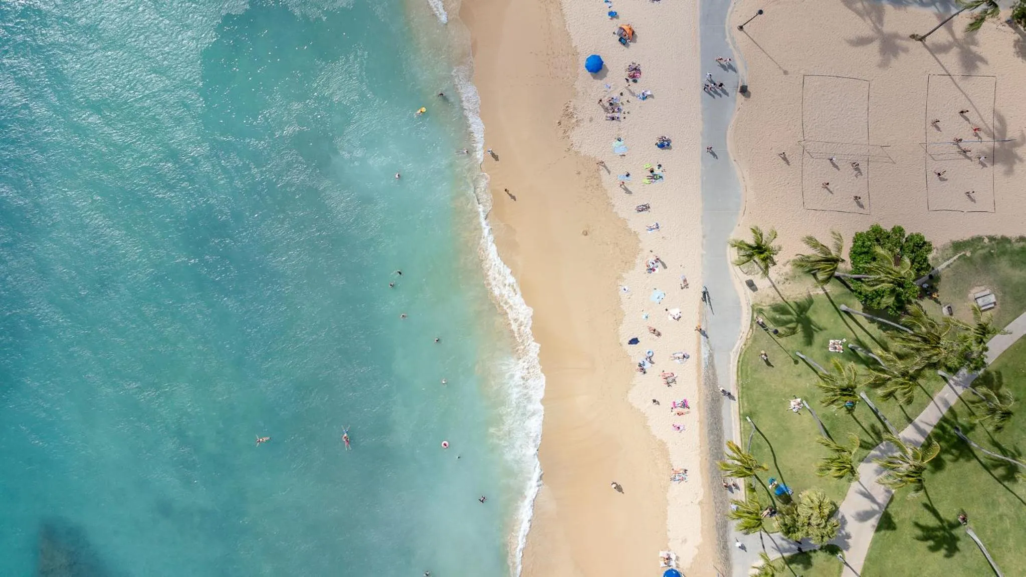 Beach in Luana Waikiki Hotel & Suites
